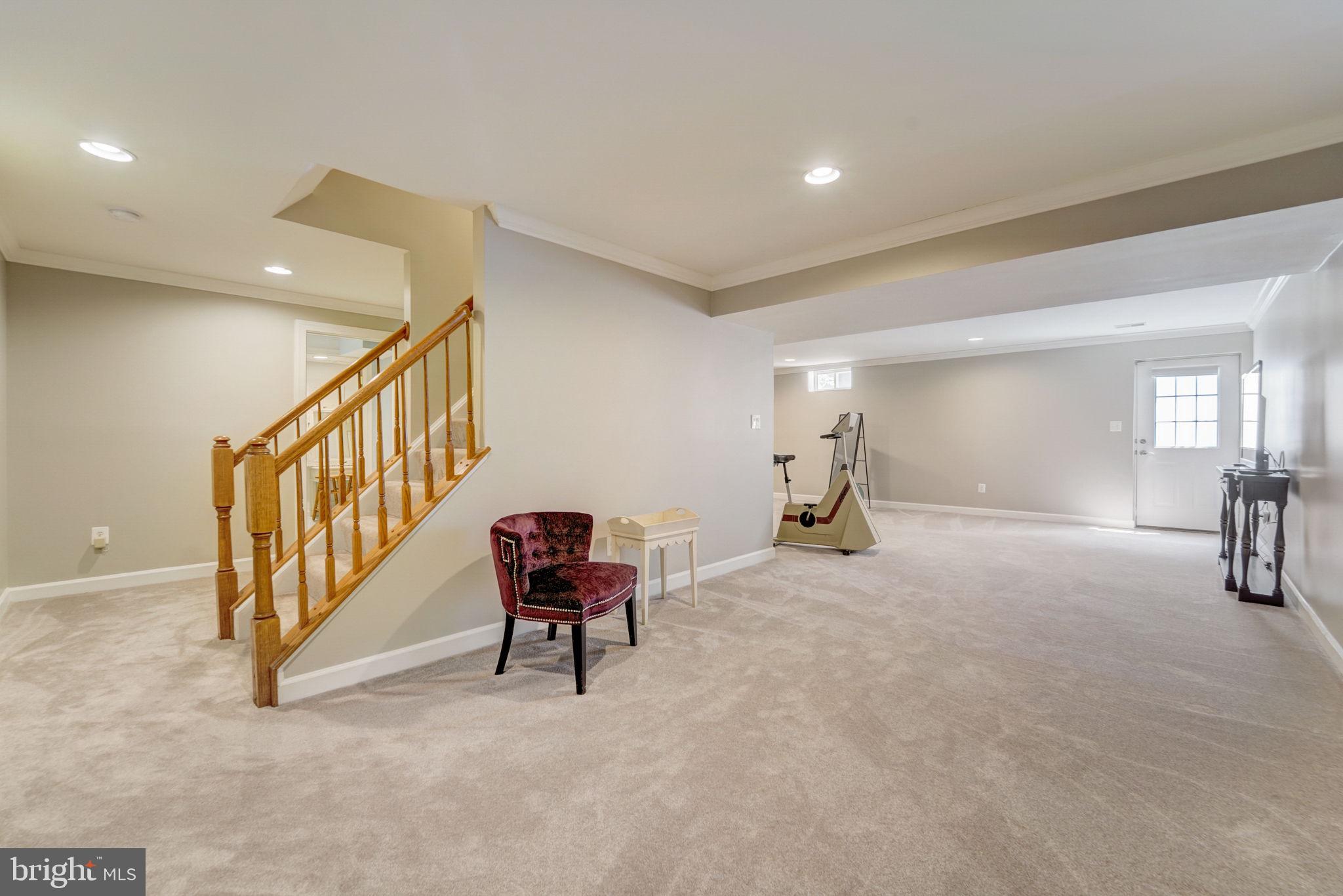 CRESTWOOD - Residential