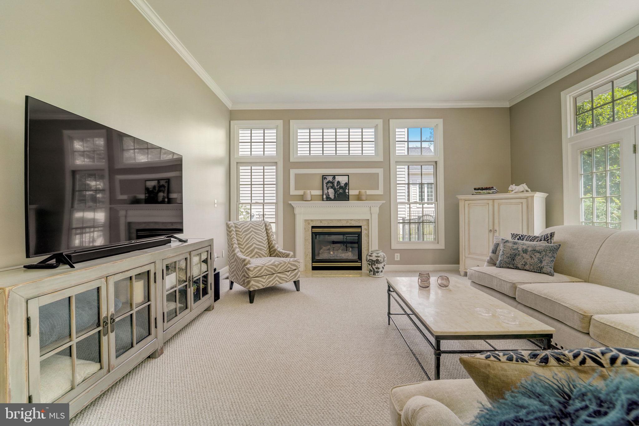 CRESTWOOD - Residential