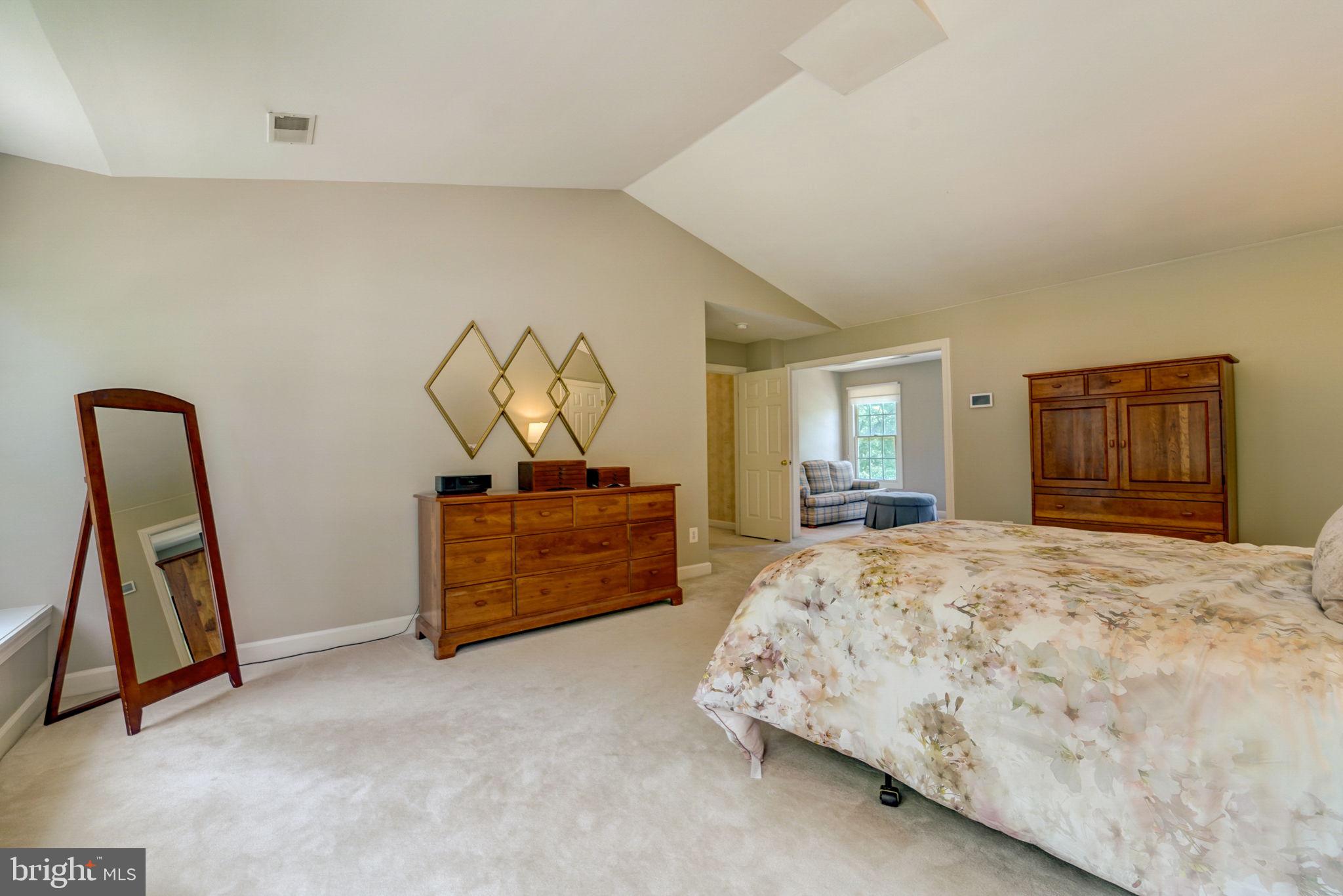 CRESTWOOD - Residential