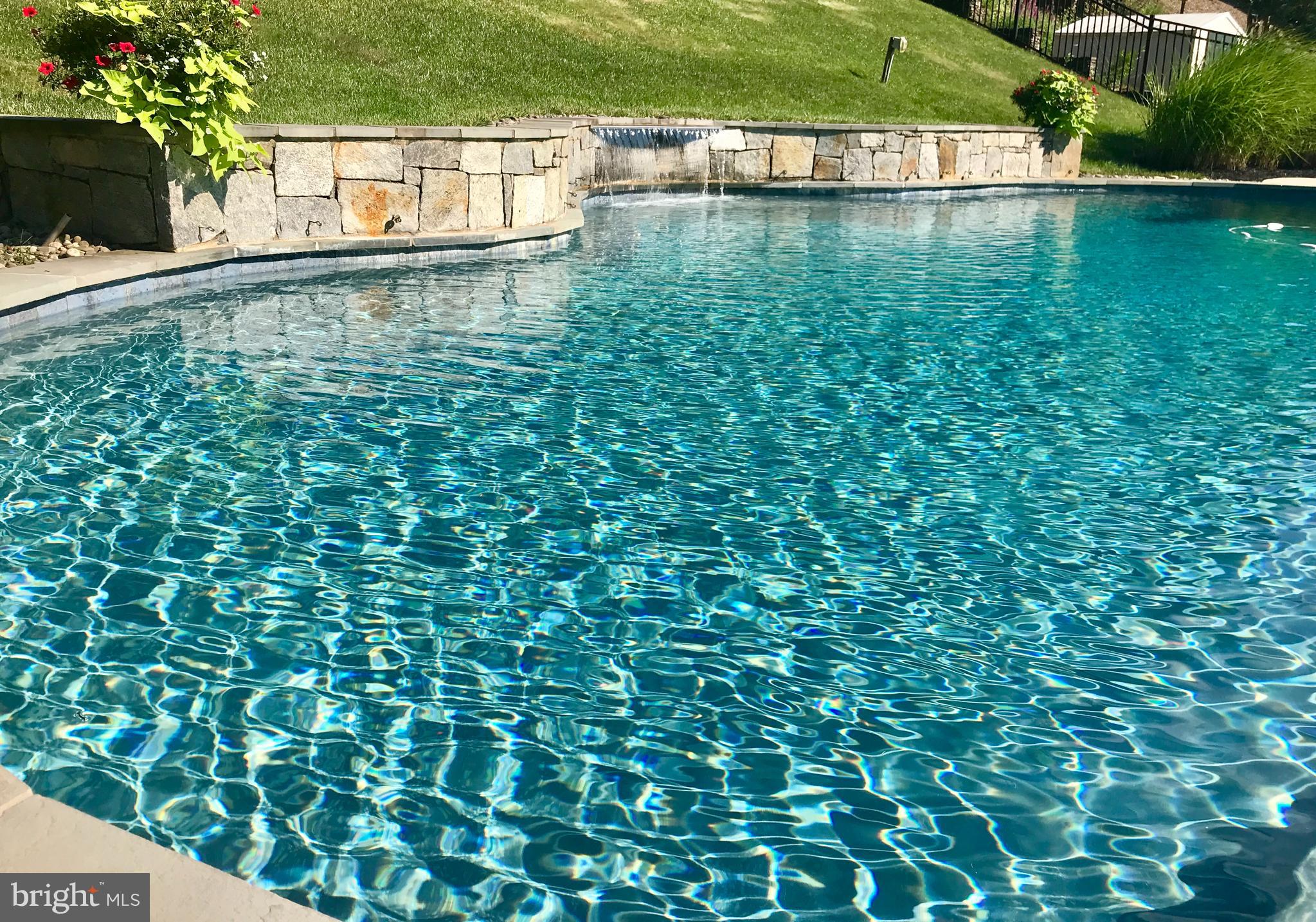 CRESTWOOD - Residential