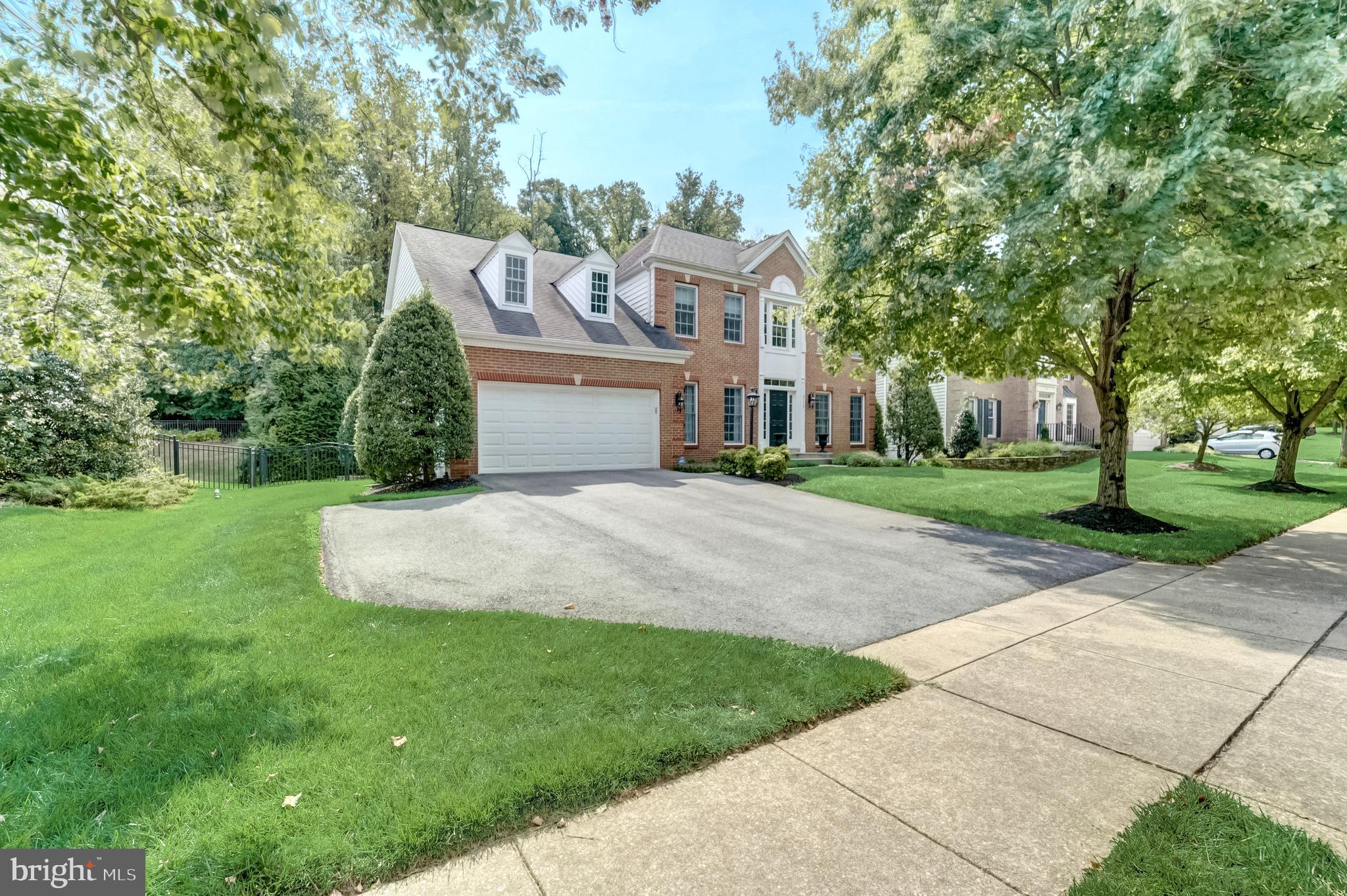 CRESTWOOD - Residential