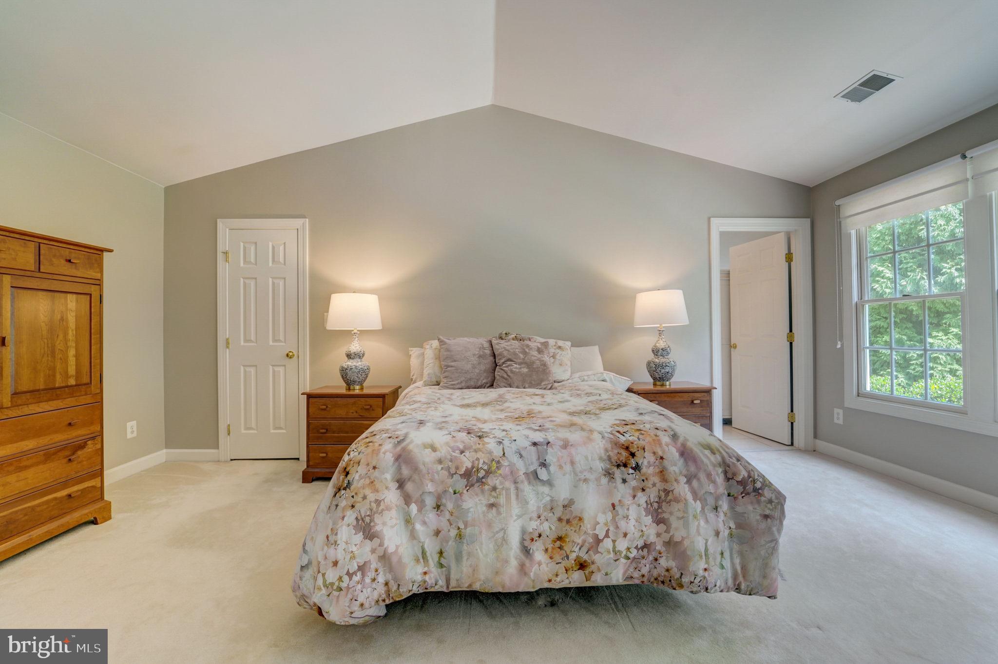 CRESTWOOD - Residential