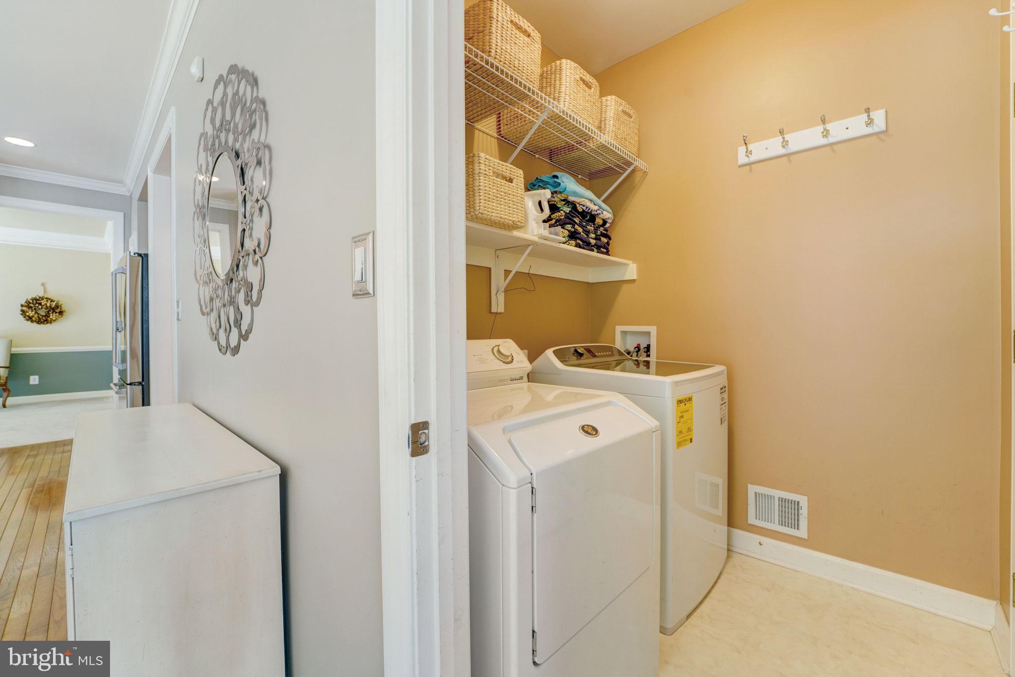 CRESTWOOD - Residential