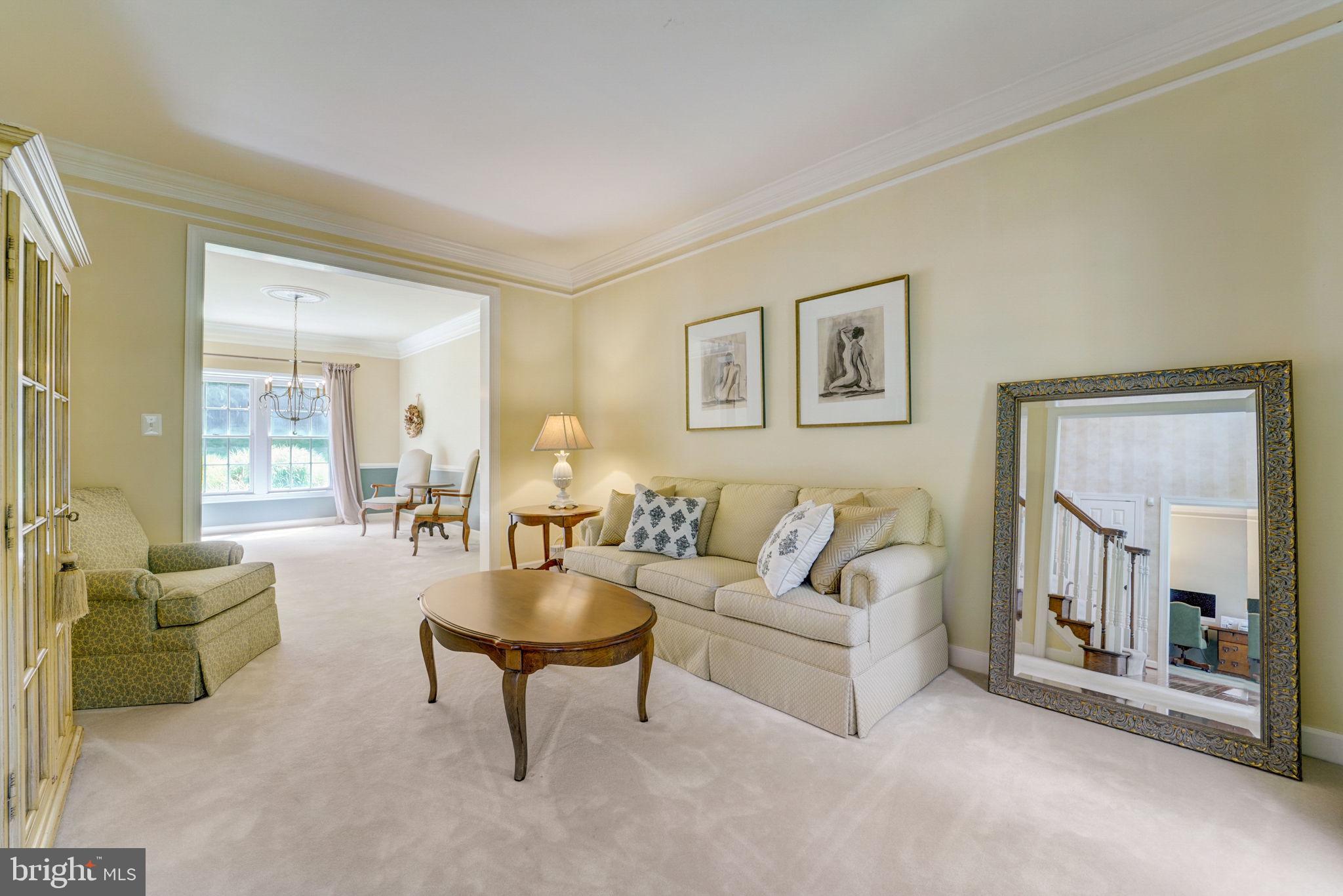 CRESTWOOD - Residential