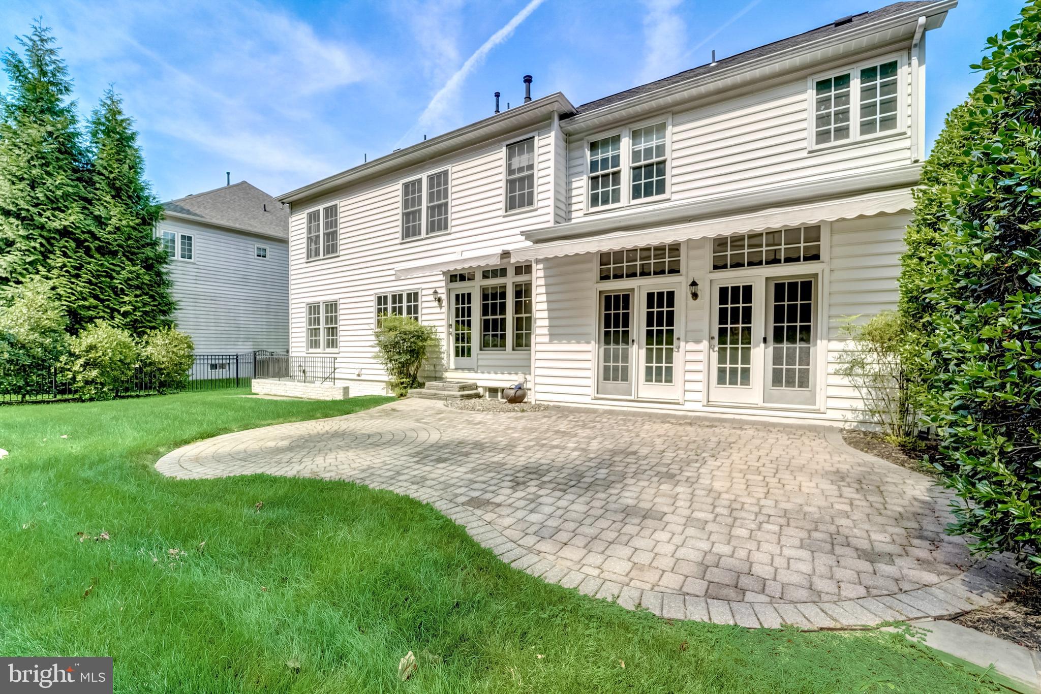 CRESTWOOD - Residential