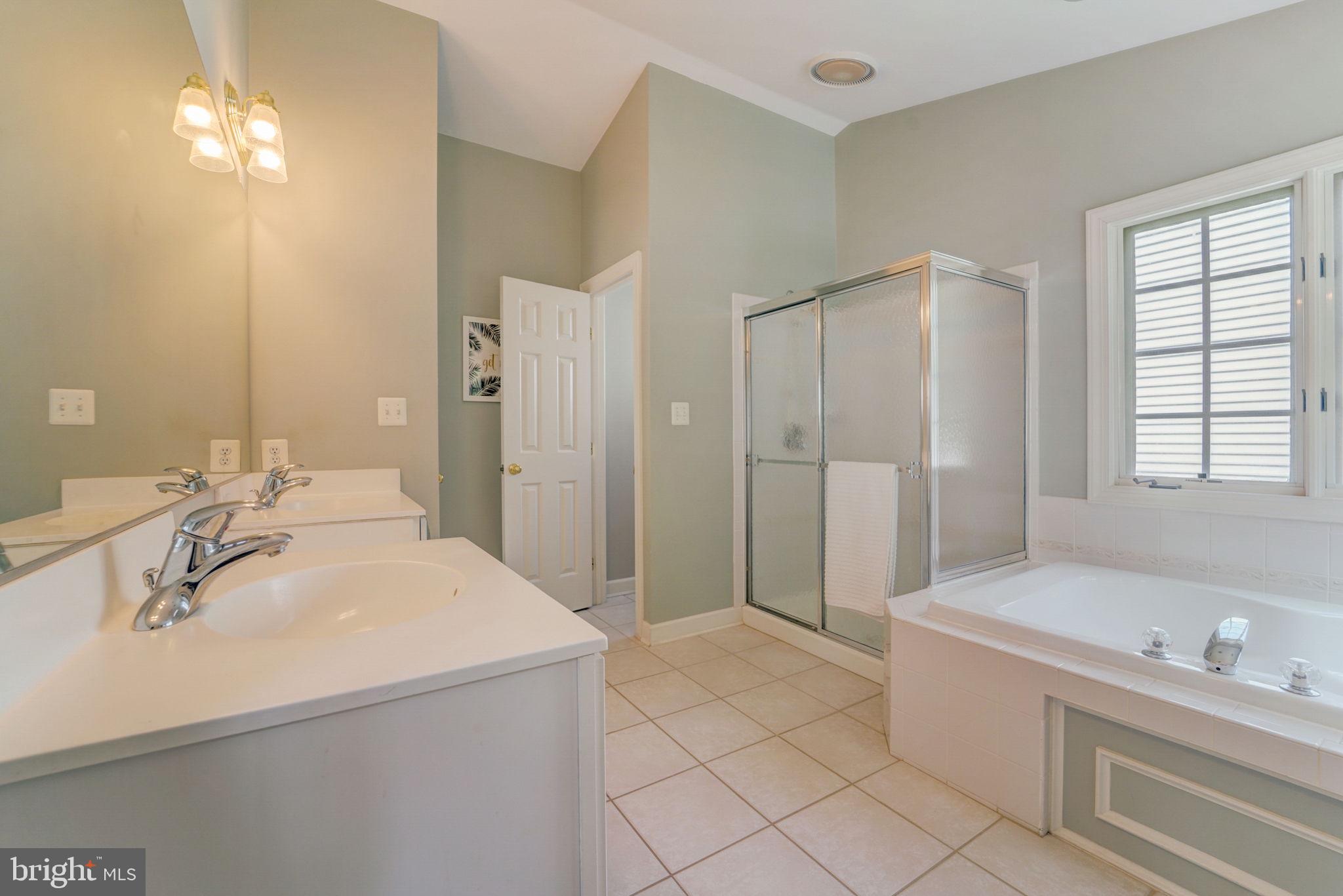 CRESTWOOD - Residential