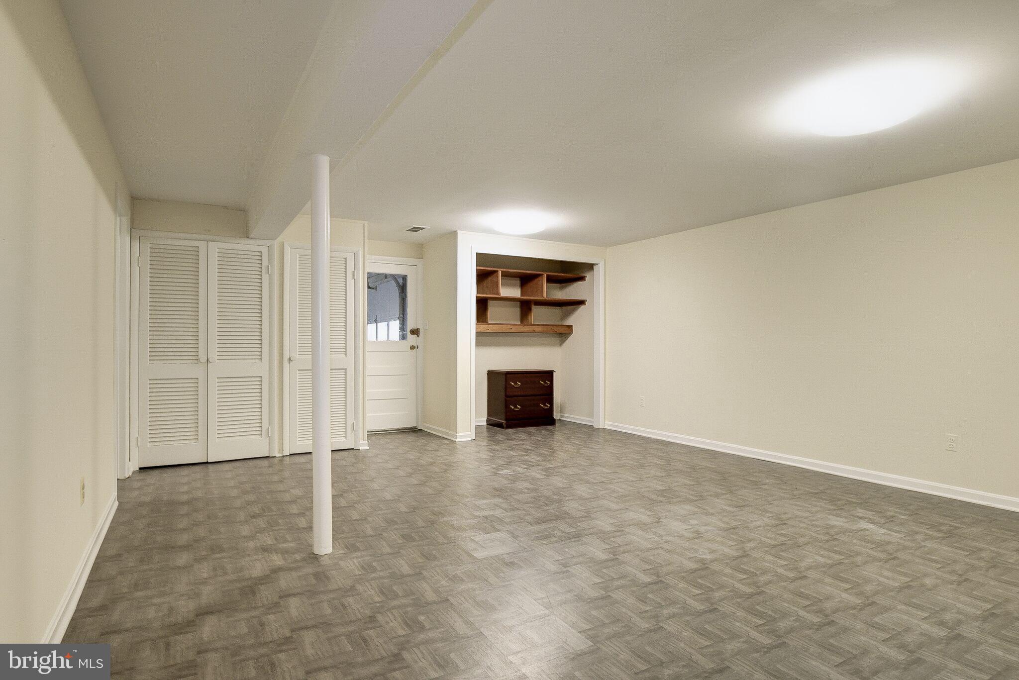 WHITEHALL MANOR - Residential