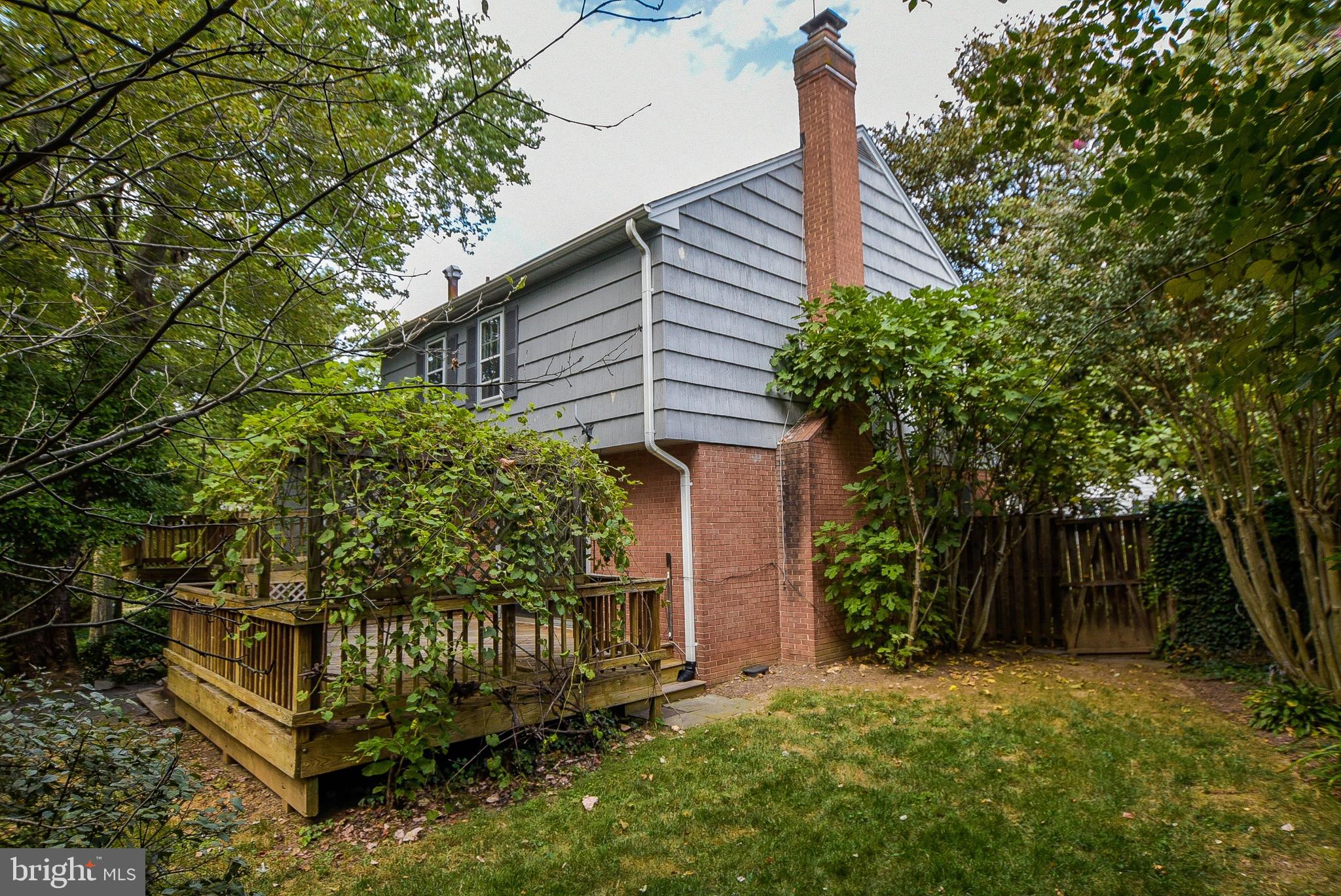 WHITEHALL MANOR - Residential