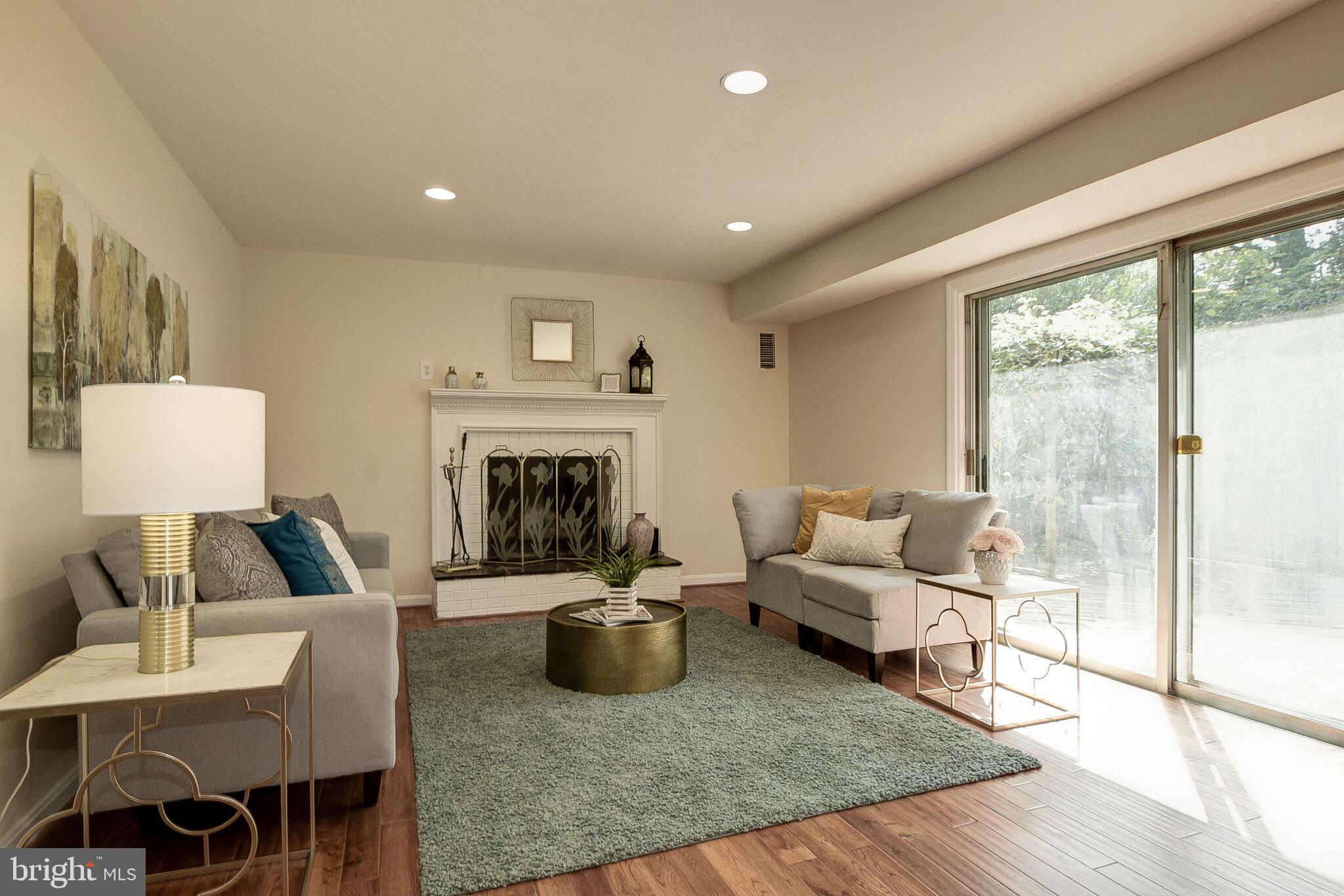 WHITEHALL MANOR - Residential