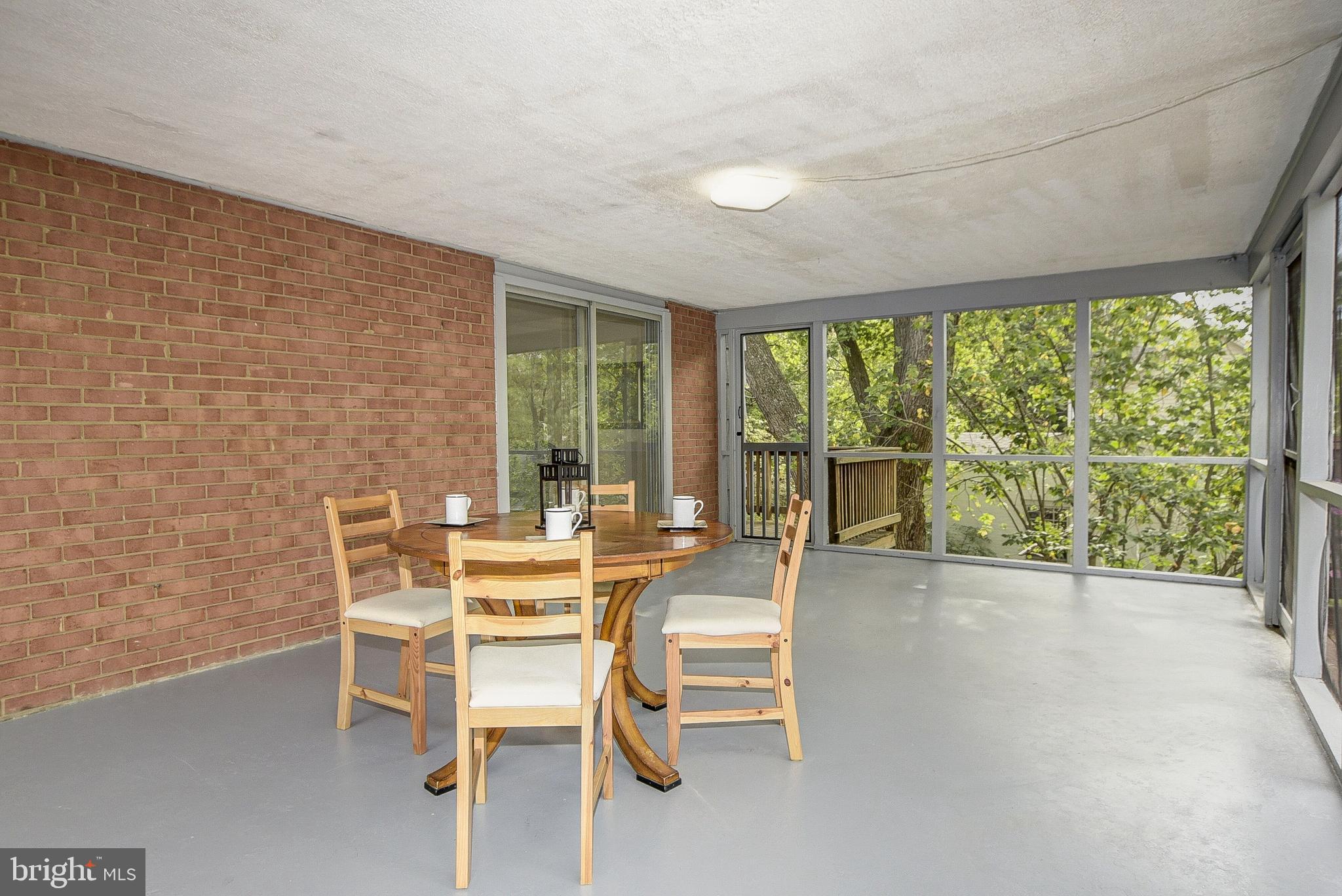 WHITEHALL MANOR - Residential