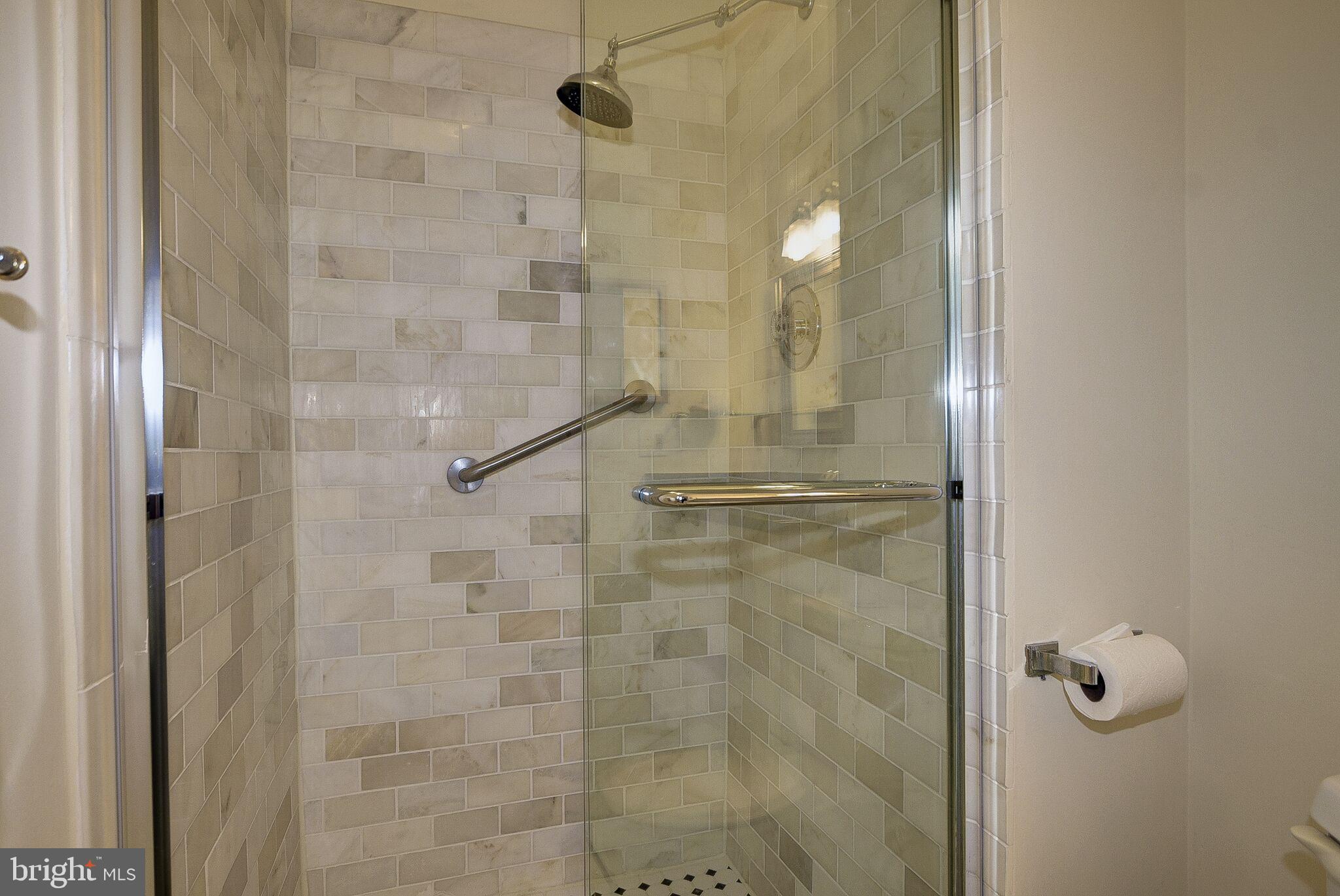 WHITEHALL MANOR - Residential