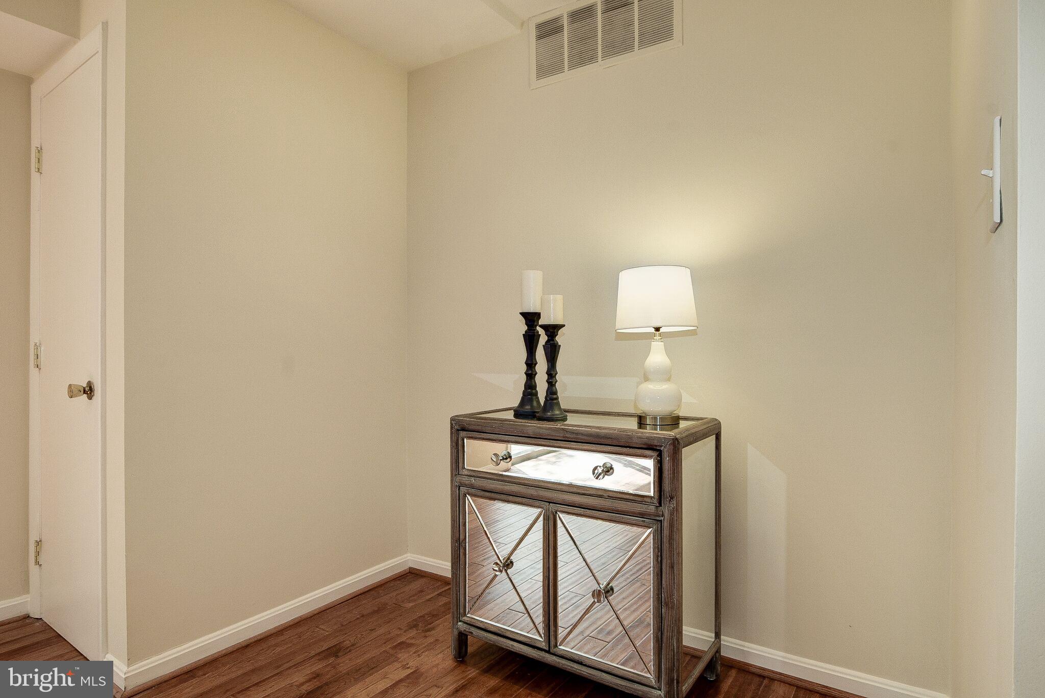 WHITEHALL MANOR - Residential