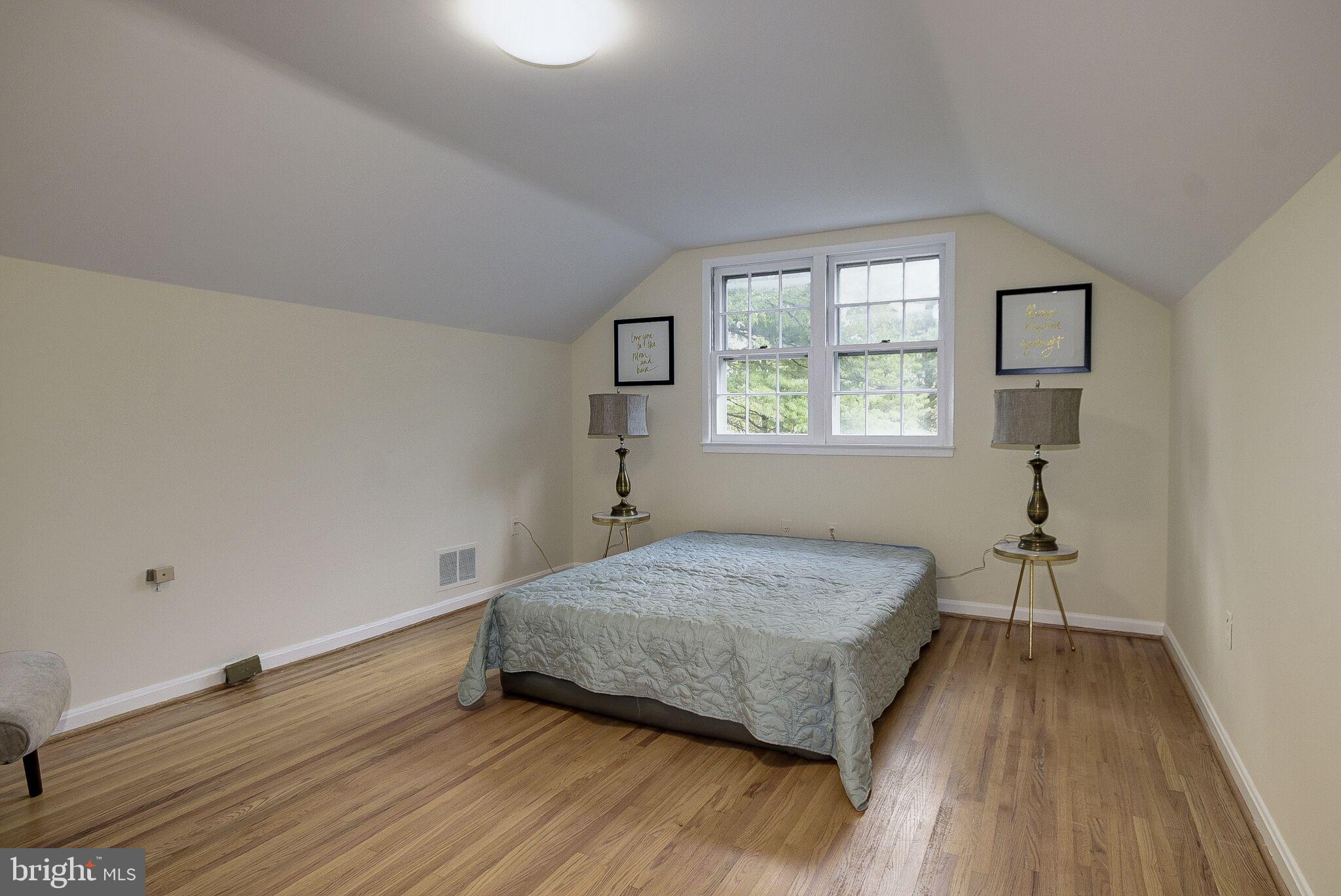 WHITEHALL MANOR - Residential