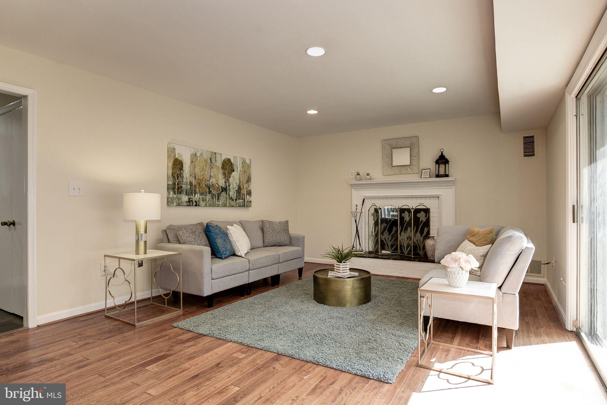 WHITEHALL MANOR - Residential