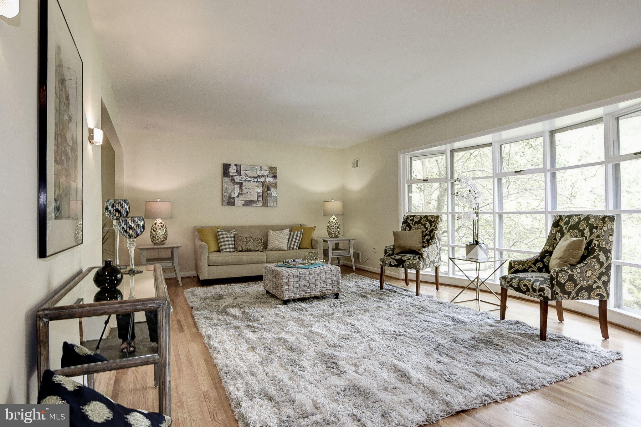 WHITEHALL MANOR - Residential