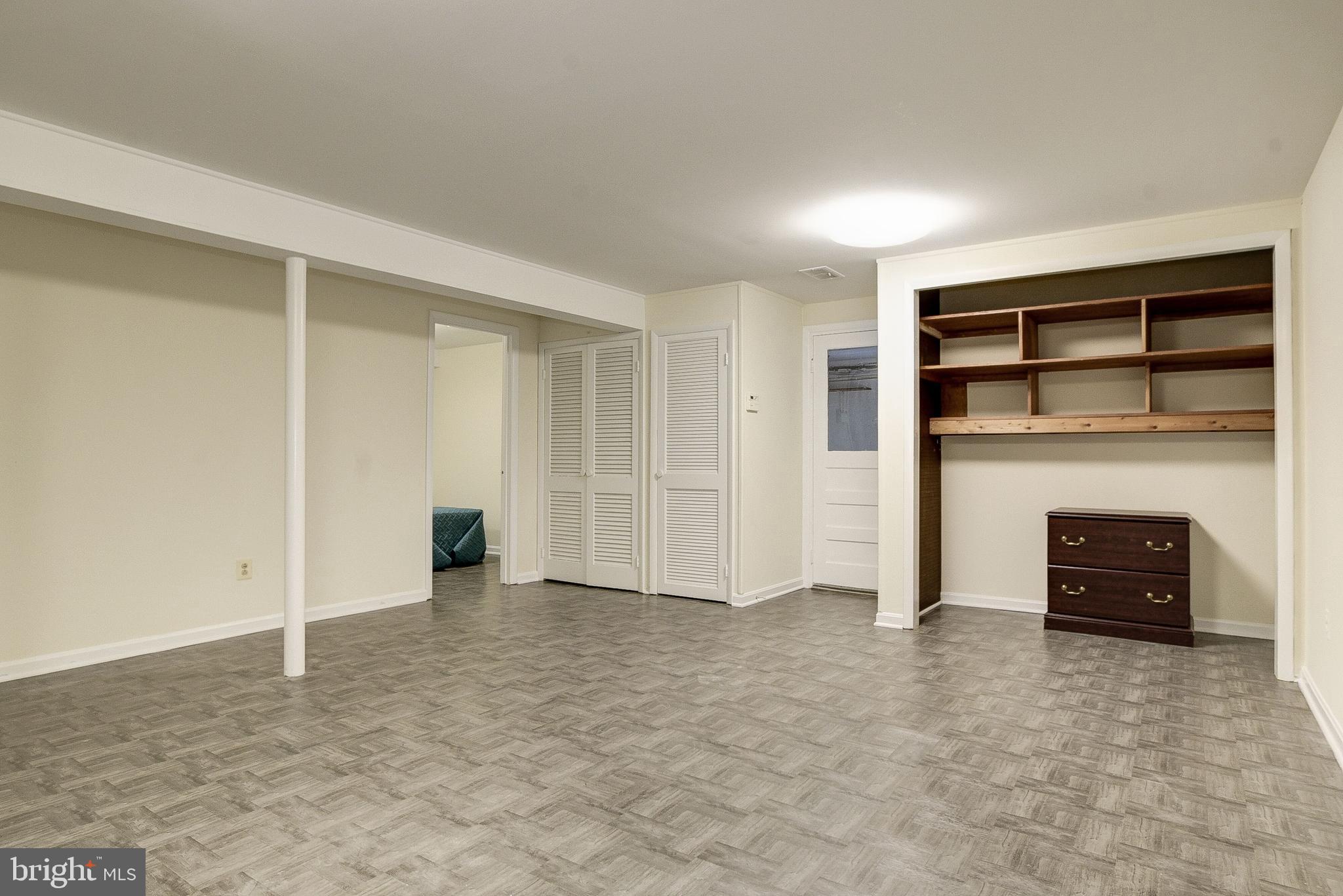 WHITEHALL MANOR - Residential