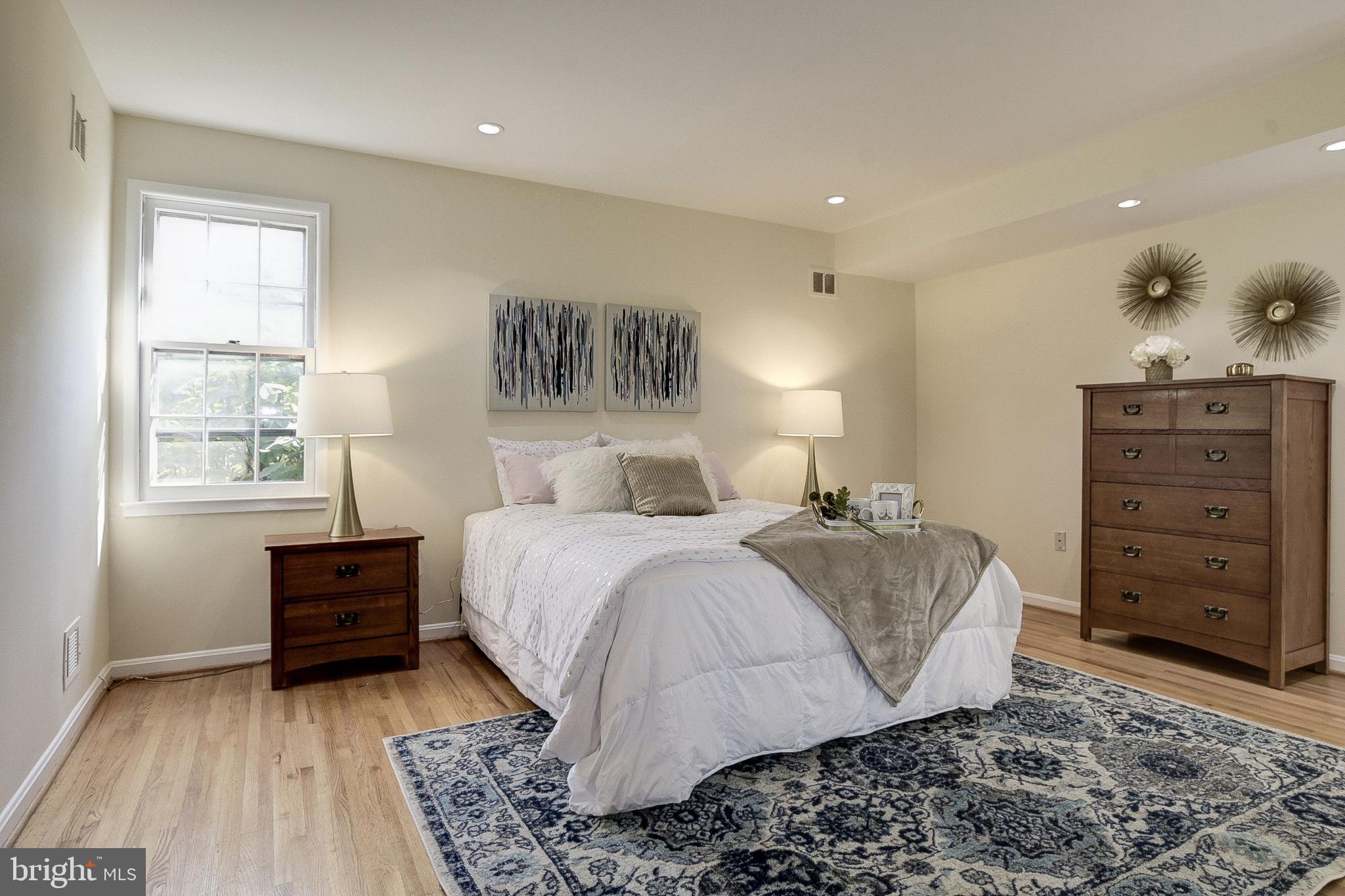 WHITEHALL MANOR - Residential