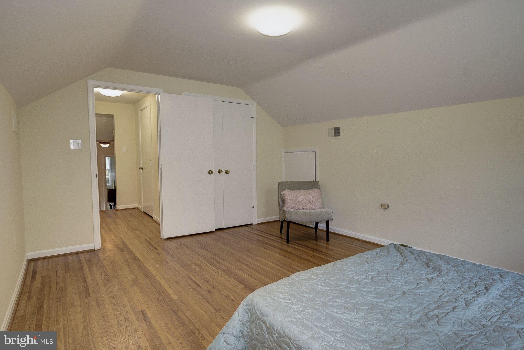 WHITEHALL MANOR - Residential