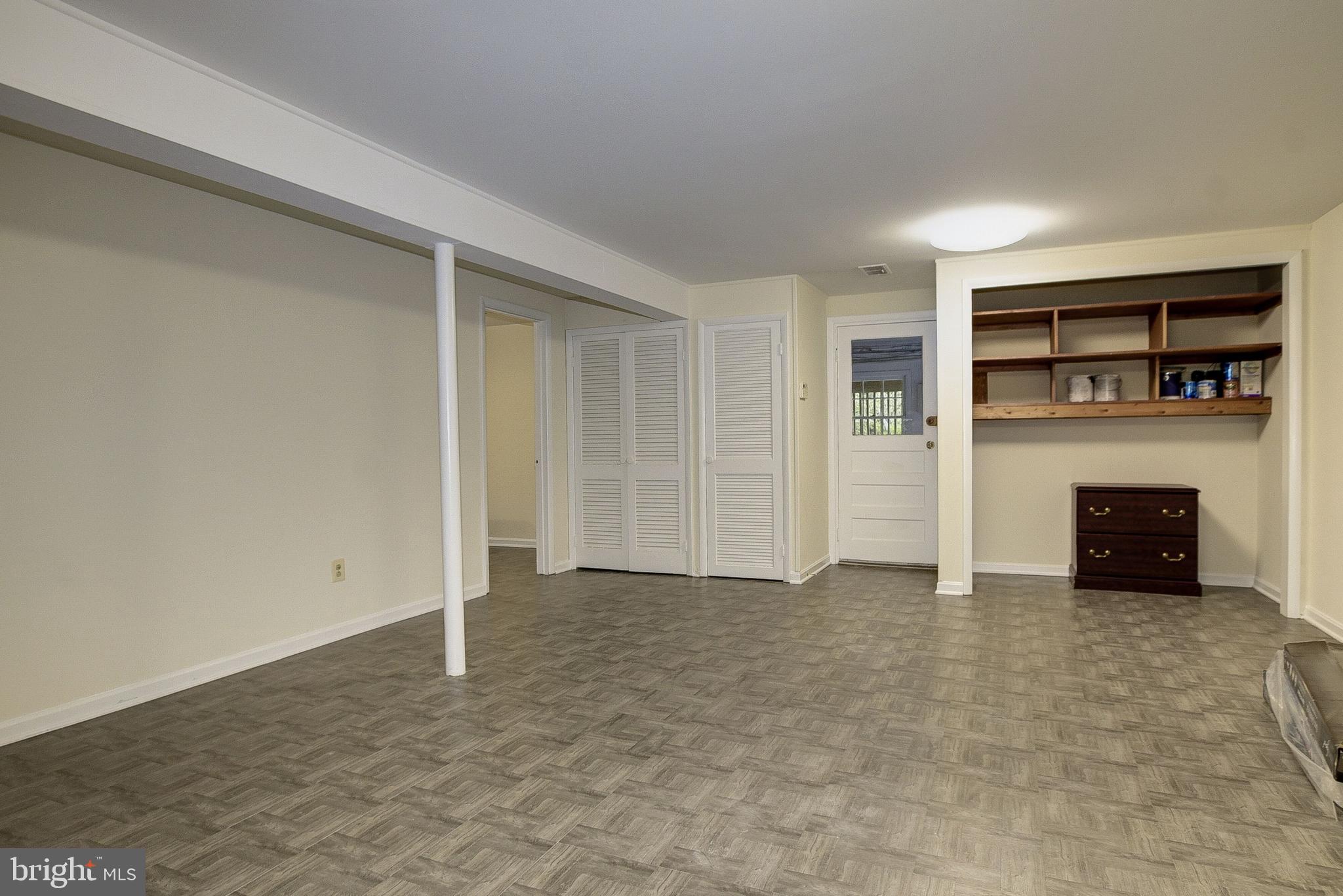 WHITEHALL MANOR - Residential