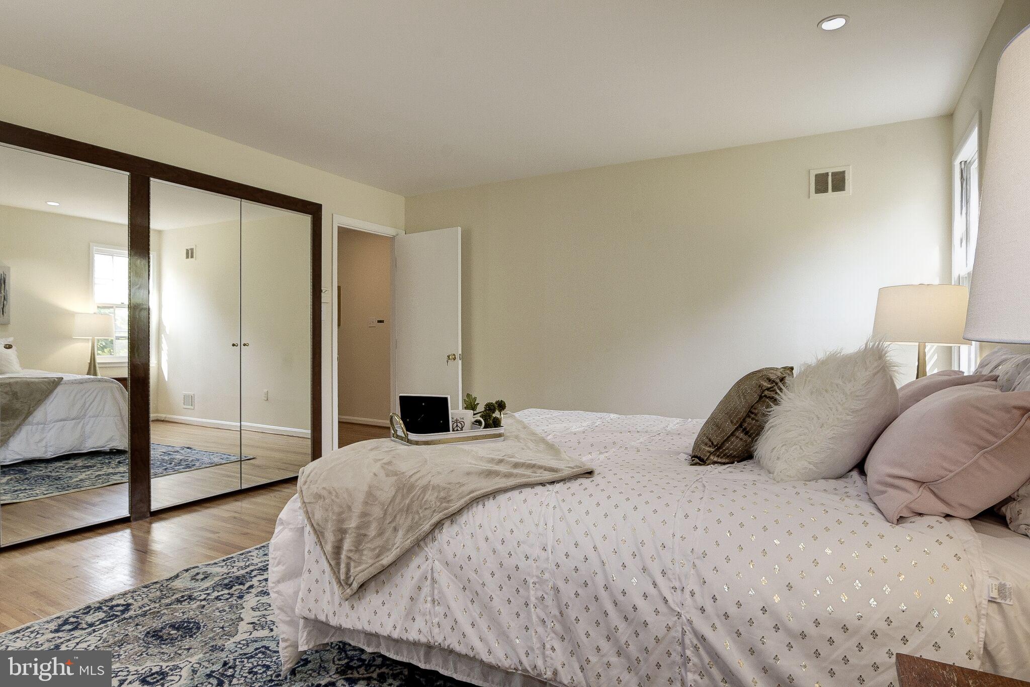 WHITEHALL MANOR - Residential