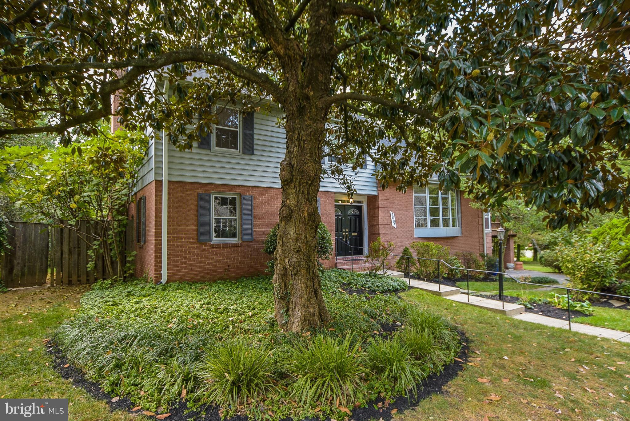 WHITEHALL MANOR - Residential