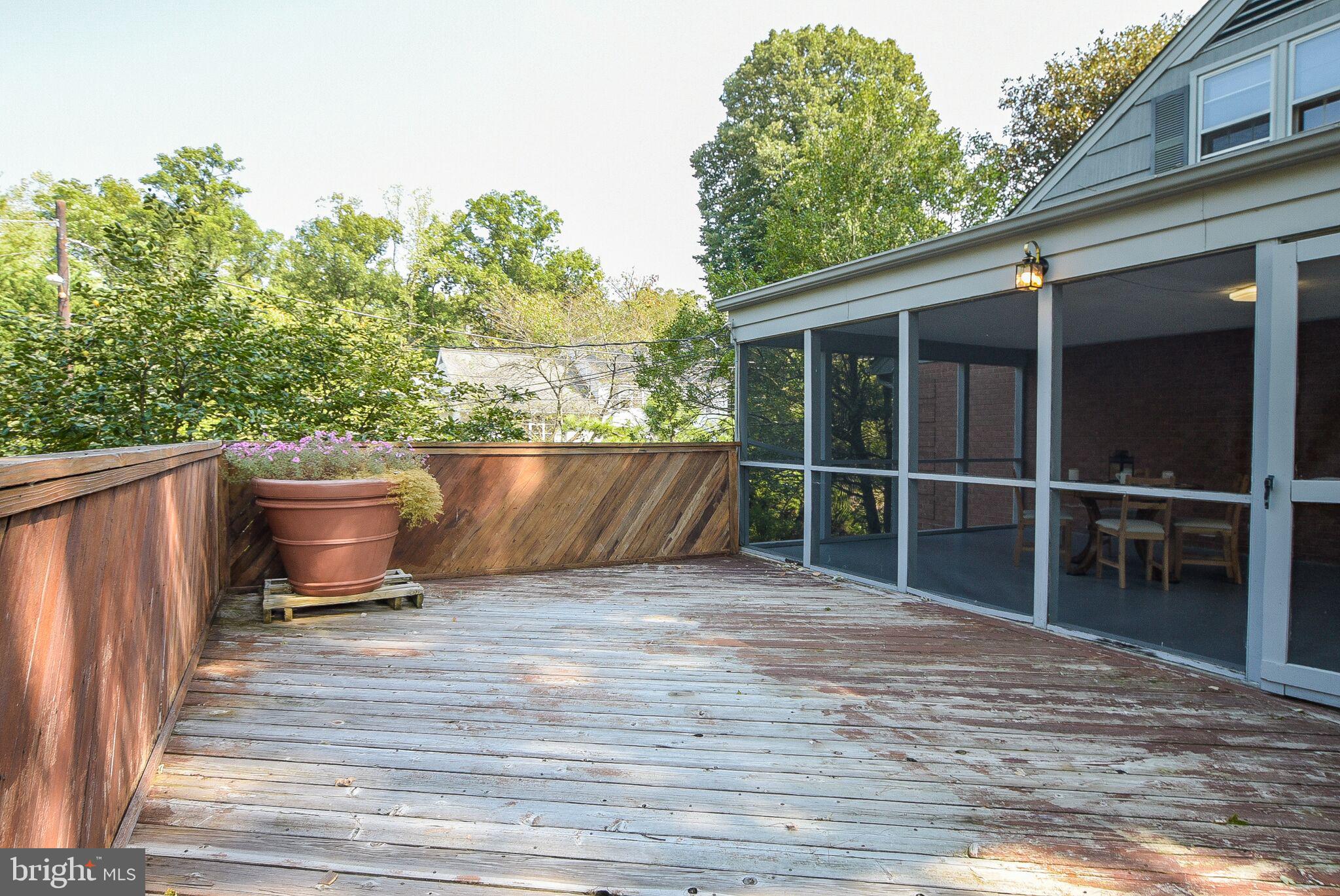 WHITEHALL MANOR - Residential