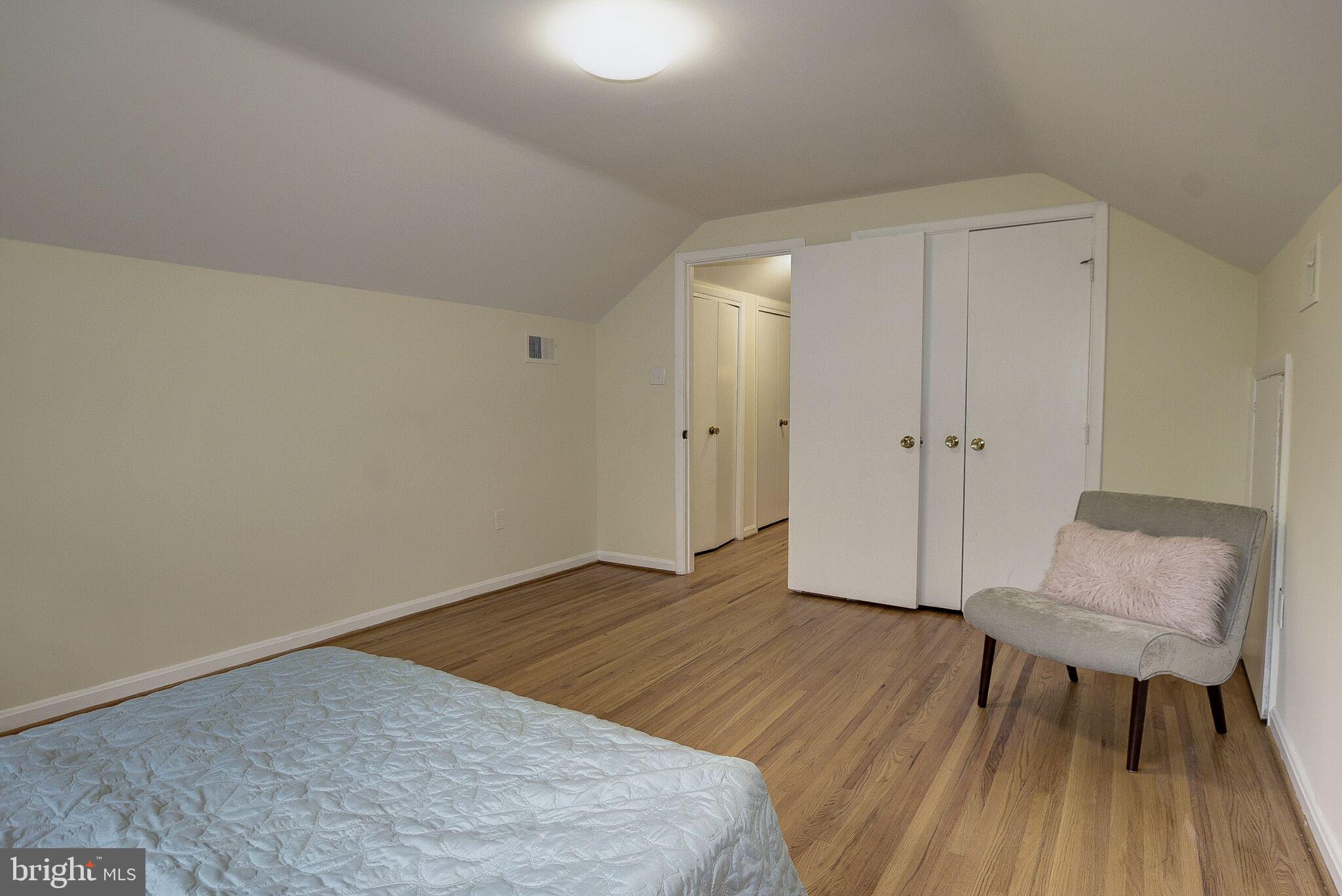 WHITEHALL MANOR - Residential