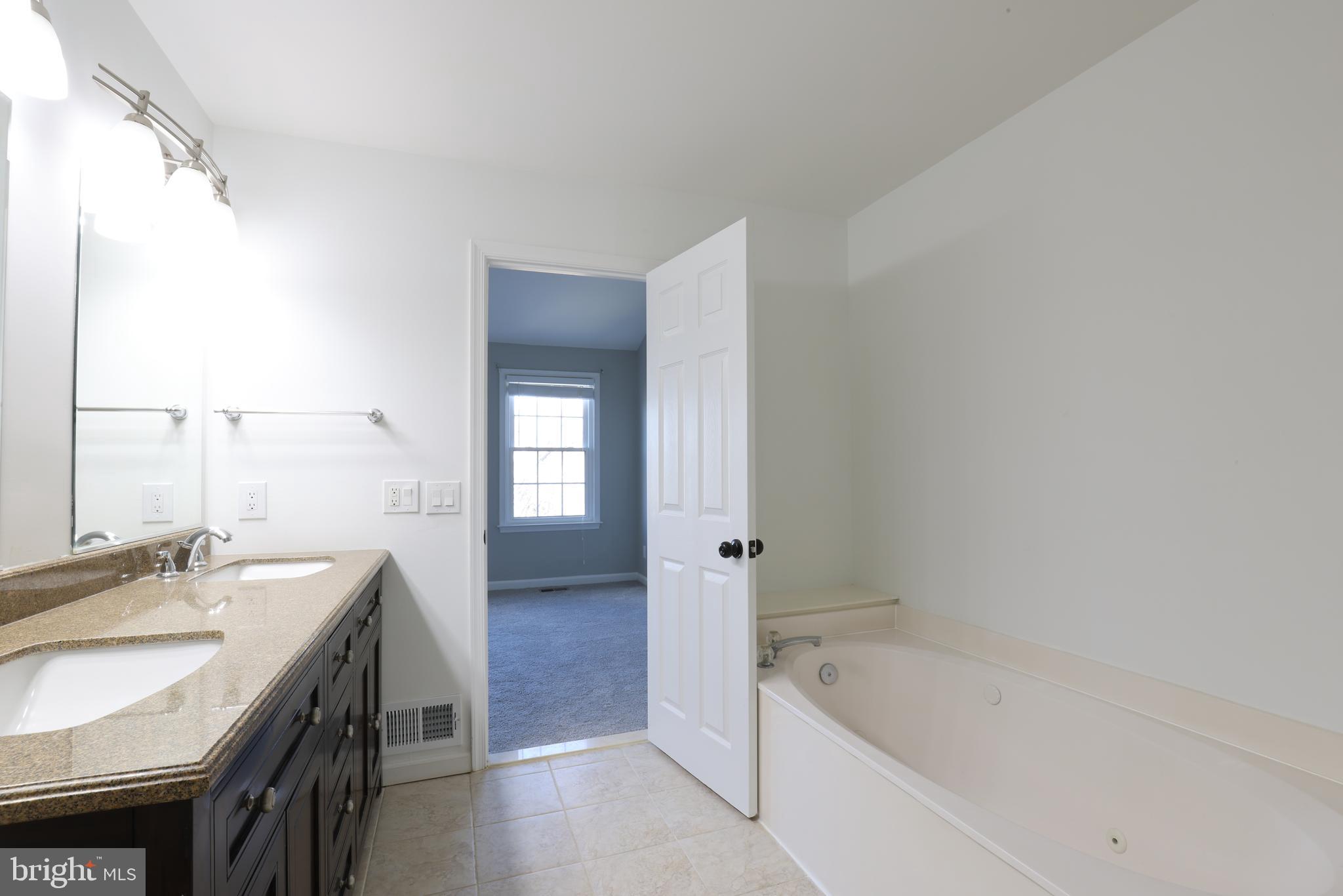 CASCADES - Residential Lease