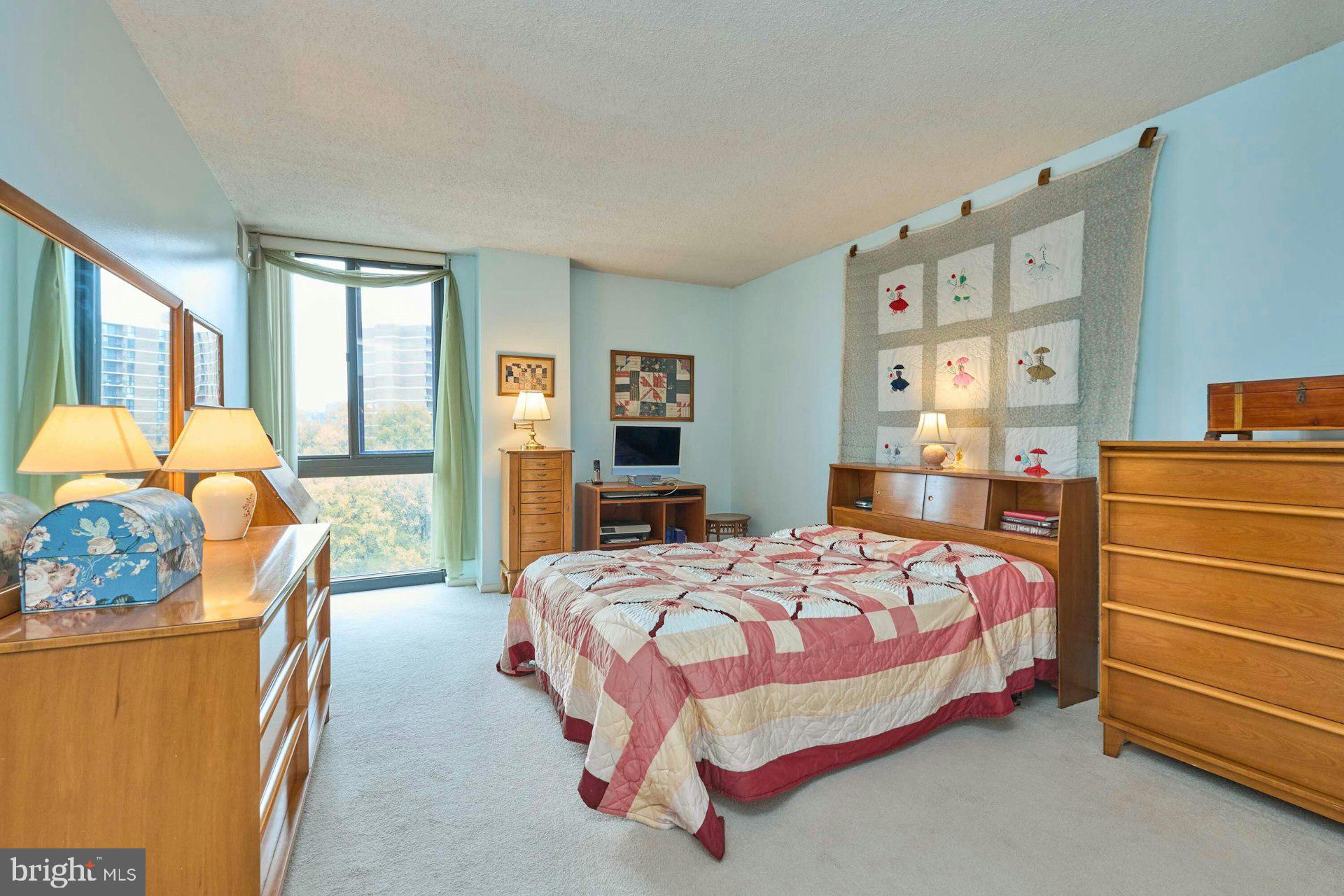 IDYLWOOD TOWERS CONDO - Residential