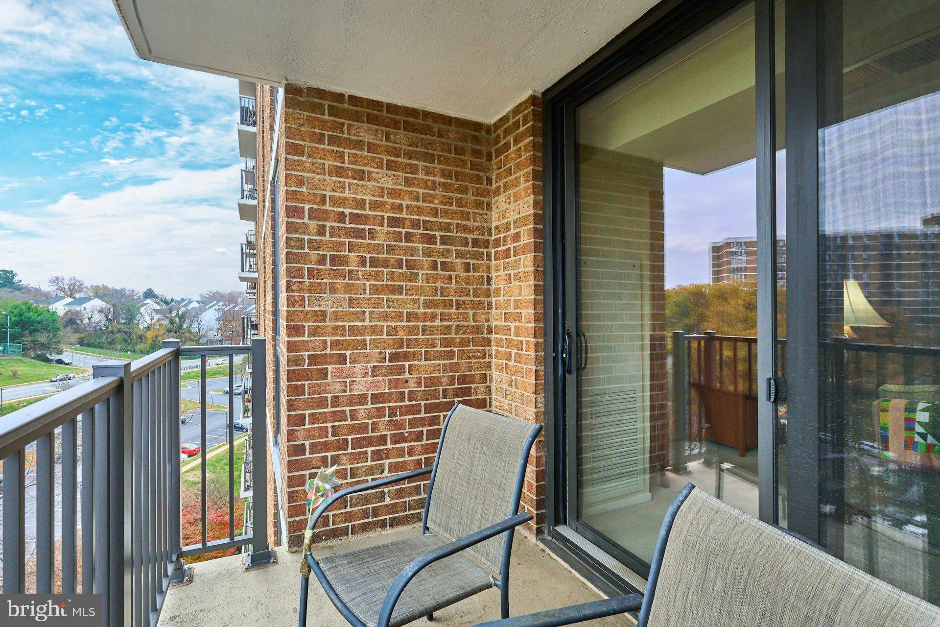 IDYLWOOD TOWERS CONDO - Residential