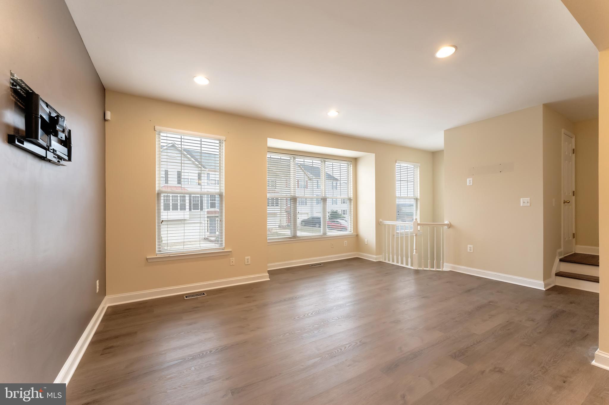 RIDGES AT ASHBURN - Residential Lease