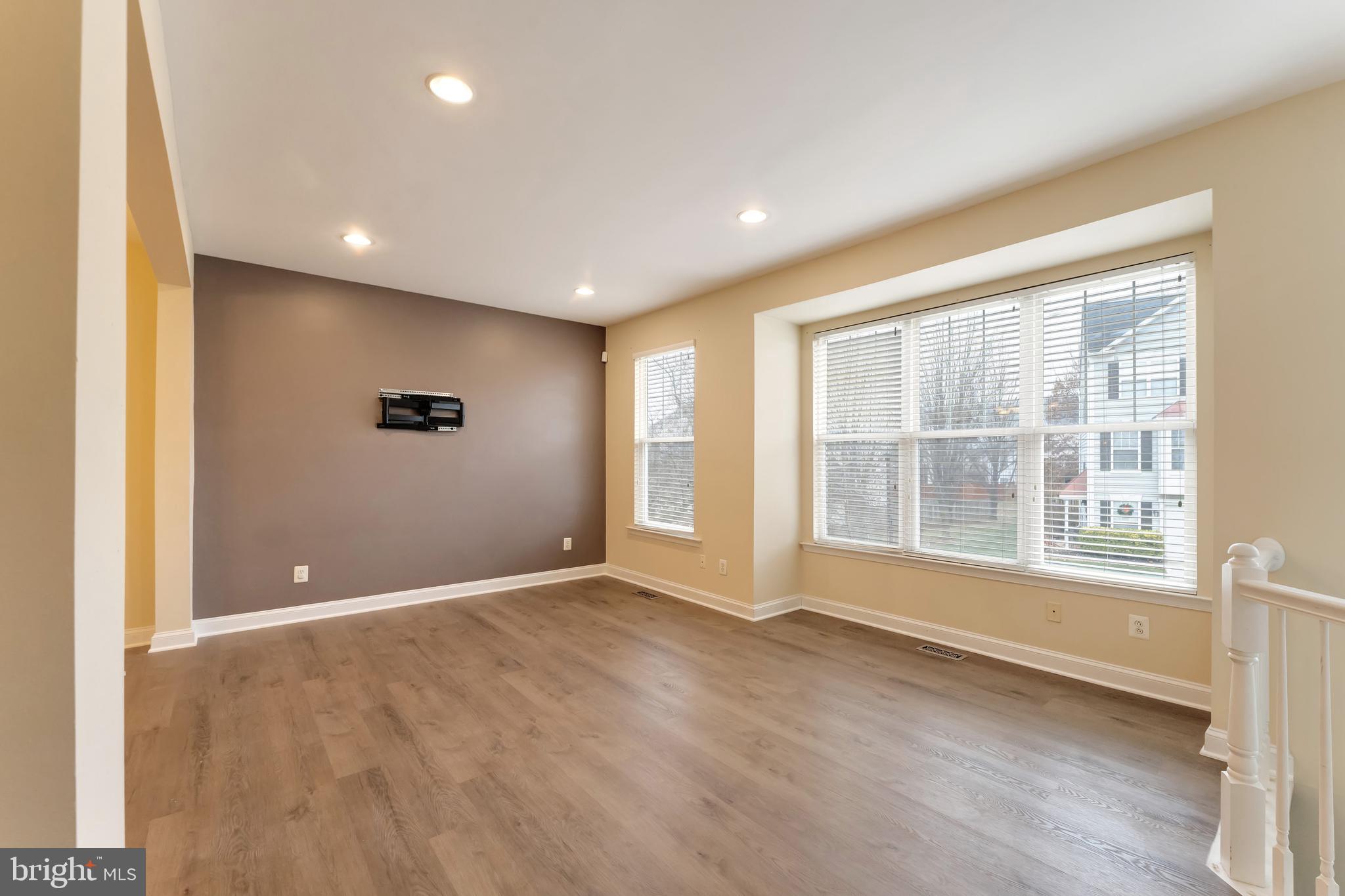 RIDGES AT ASHBURN - Residential Lease