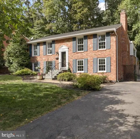 4505 Peacock Avenue, Alexandria, VA MLS: VAAX2054684