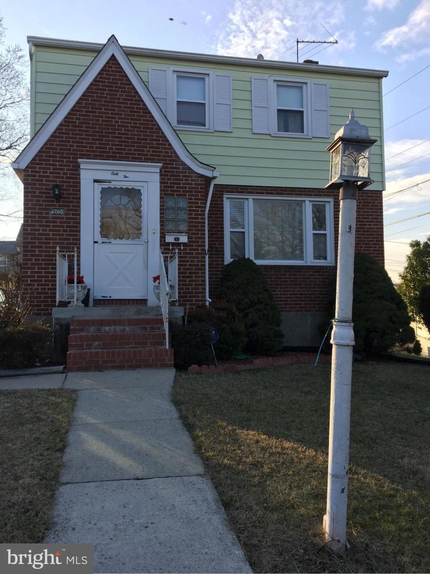 DON'T MISS THIS AWESOME OPPORTUNITY TO OWN THIS LOVELY MOVE-IN READY HOME INSTEAD OF MAKING YOUR LANDLORD RICH!!  THIS COZY 3/4 BEDROOM, 2 FULL BATH HOME FEATURES A SEPARATE DINING ROOM, KITCHEN, LIVING ROOM, FAMILY ROOM & STORAGE GALORE.  CLOSING COST ASSISTANCE MAY BE AVAIL. INQUIRE WITH LISTING AGENT.  BETTER HURRY ON THIS ONE!!