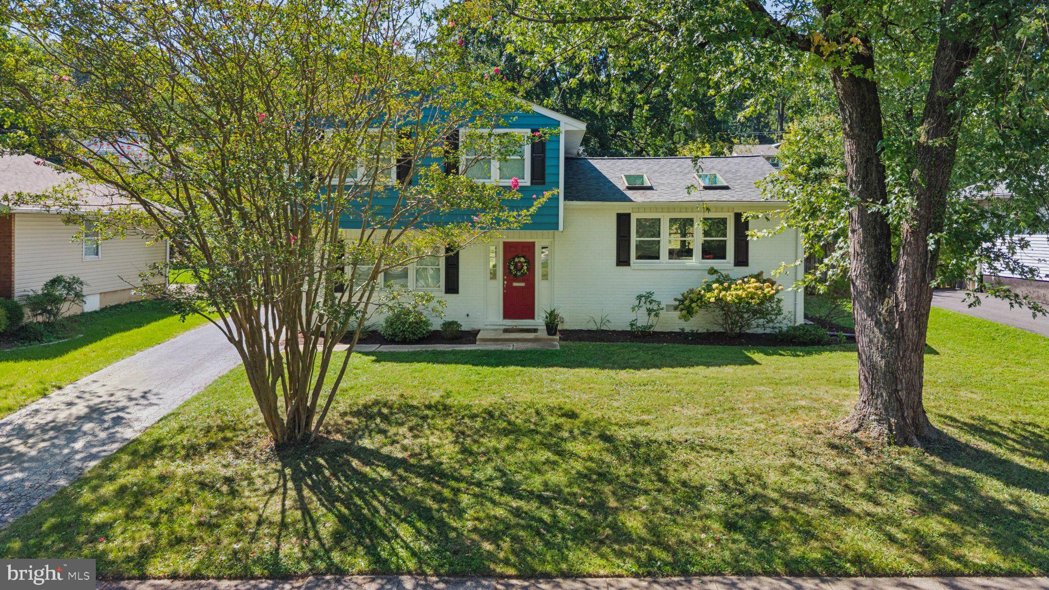 909 BEAVERBANK CIRCLE