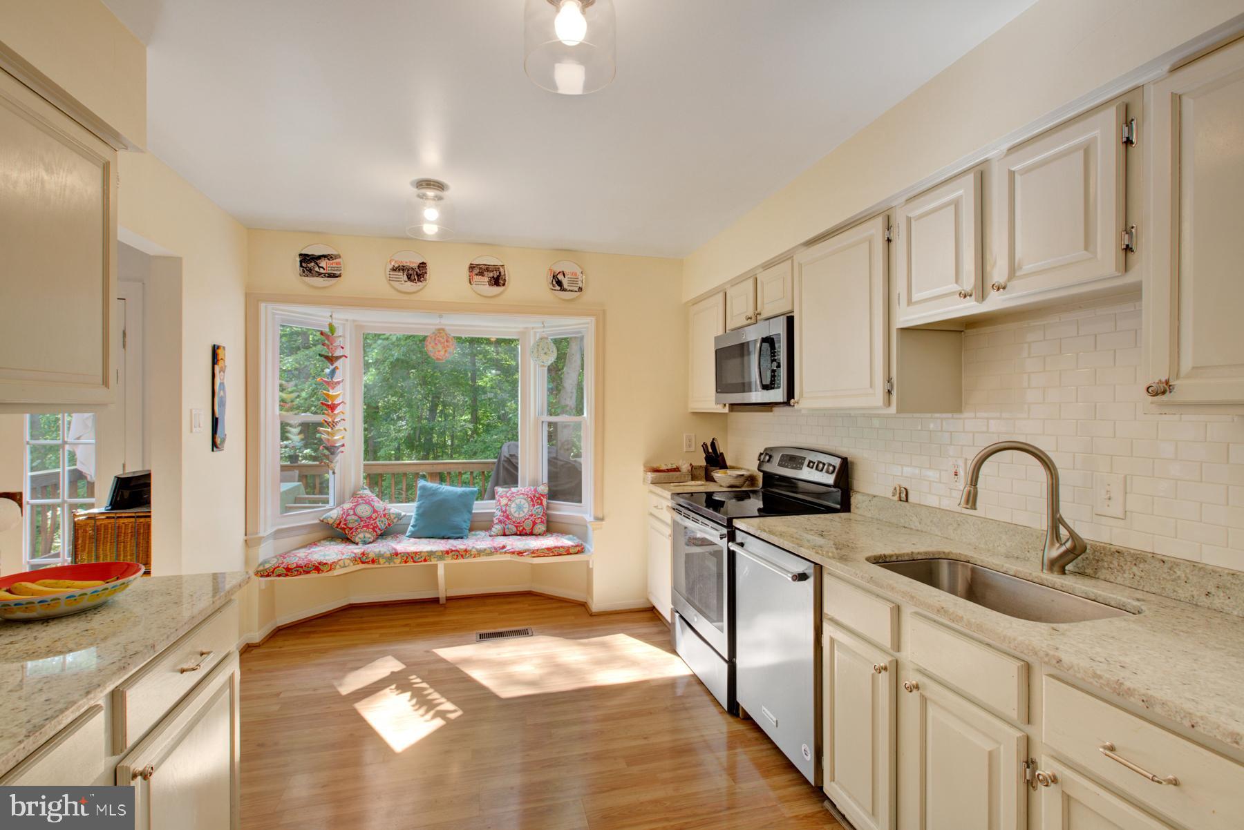 INVERNESS KNOLLS - Residential Lease