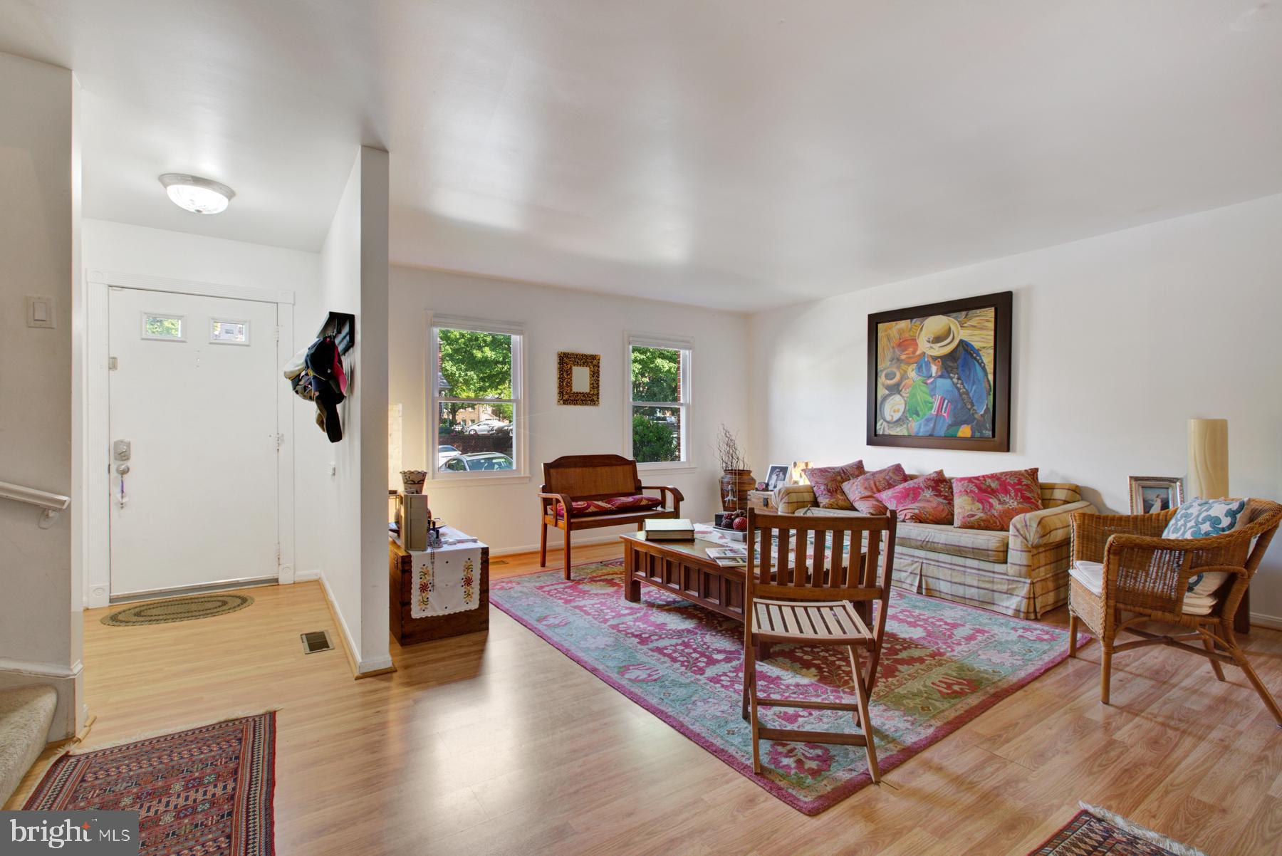 INVERNESS KNOLLS - Residential Lease