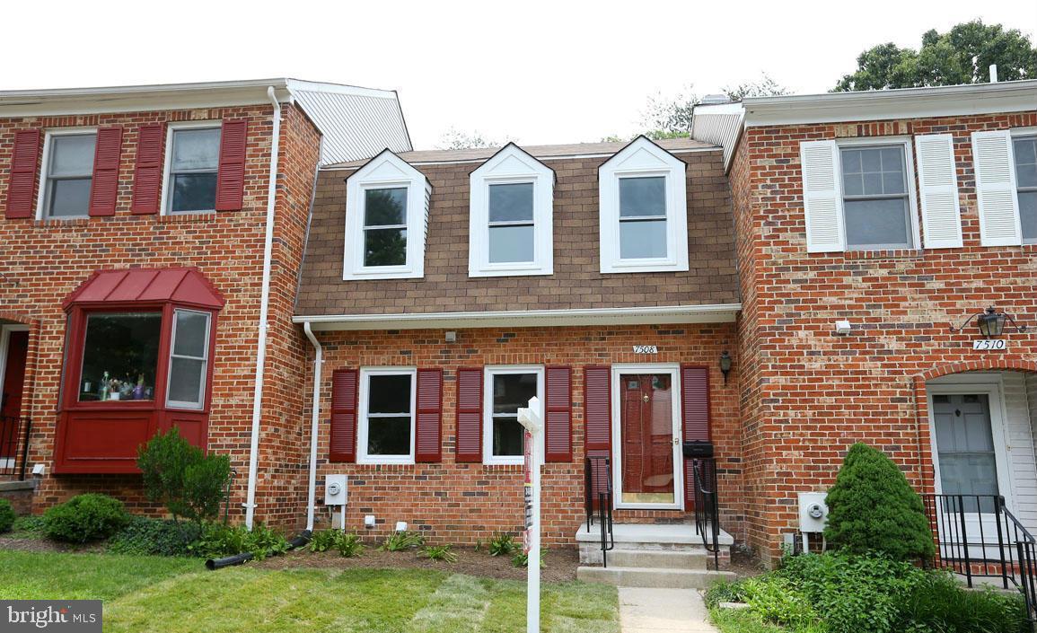 INVERNESS KNOLLS - Residential Lease