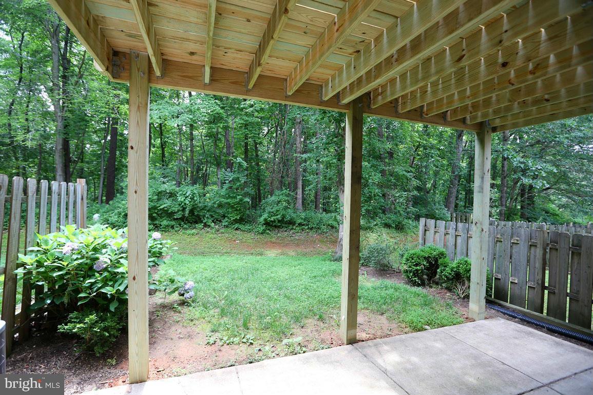 INVERNESS KNOLLS - Residential Lease