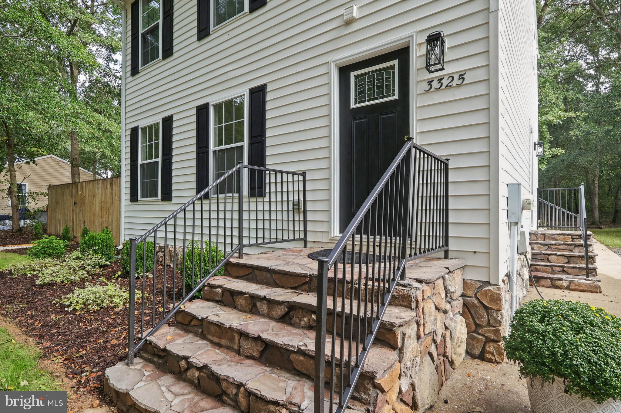 3325 SHARON COURT