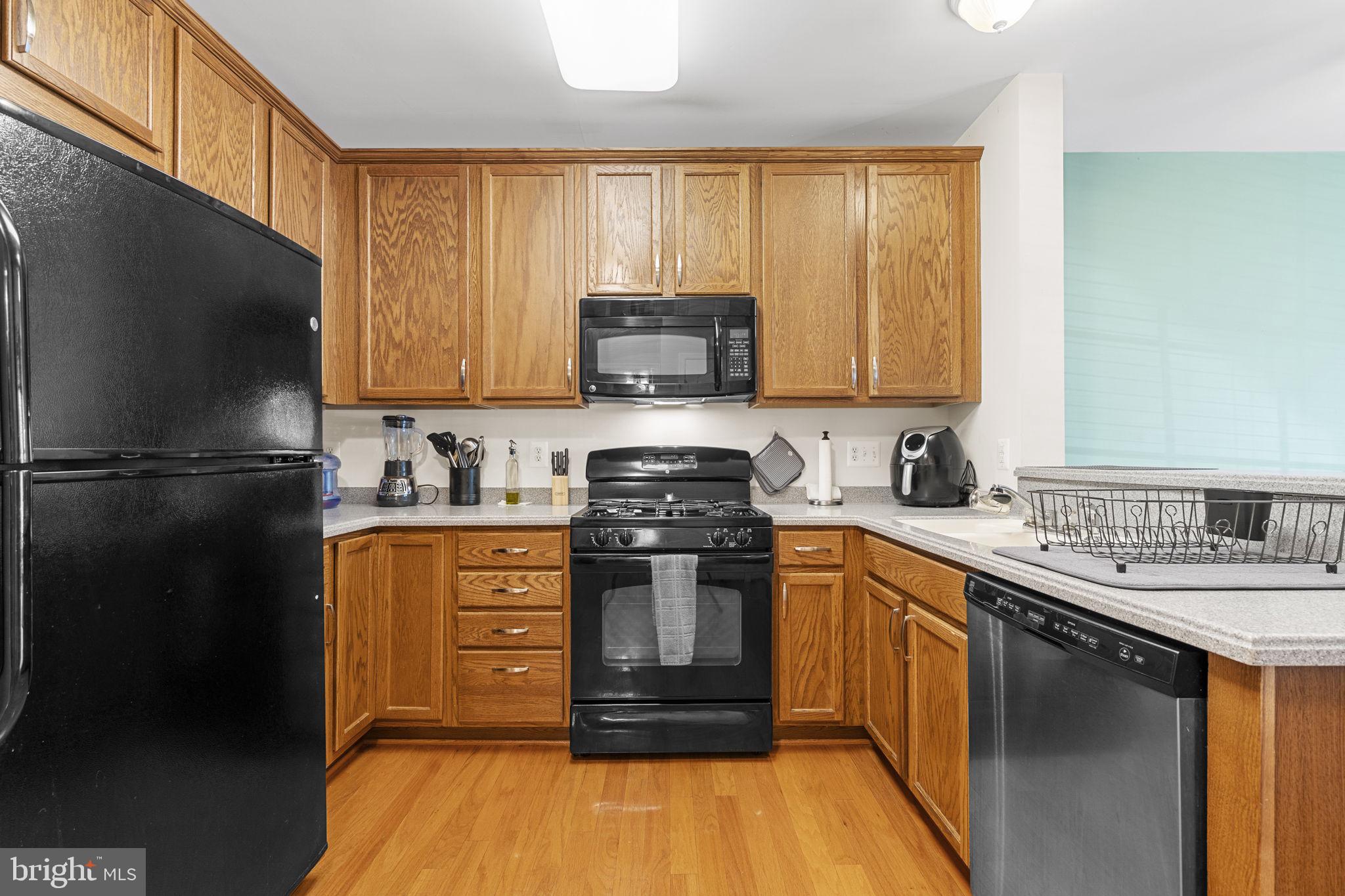 MARKET CENTER CONDOMINIUM - Residential