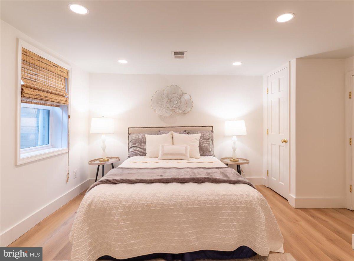 OLD TOWN ALEXANDRIA - Residential