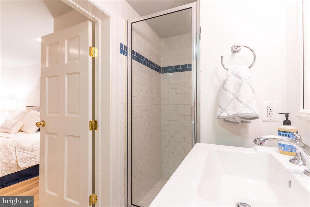 OLD TOWN ALEXANDRIA - Residential