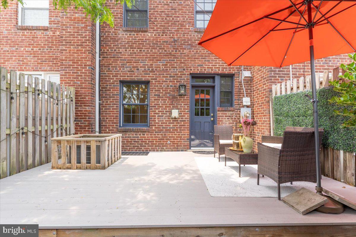 OLD TOWN ALEXANDRIA - Residential