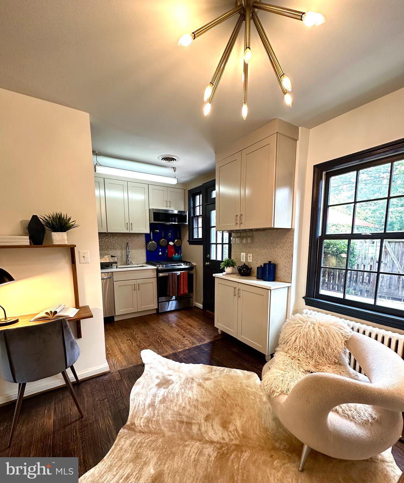 OLD TOWN ALEXANDRIA - Residential