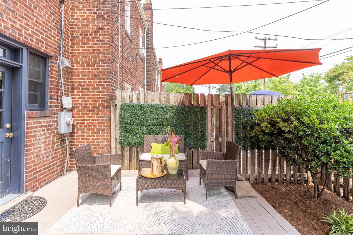 OLD TOWN ALEXANDRIA - Residential