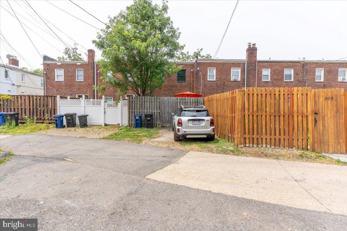 OLD TOWN ALEXANDRIA - Residential