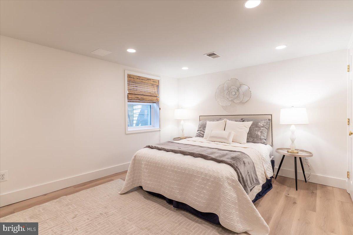 OLD TOWN ALEXANDRIA - Residential