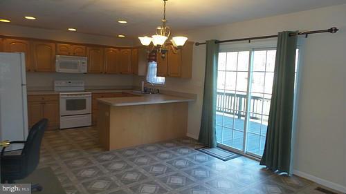 OLIVERS POND - Residential