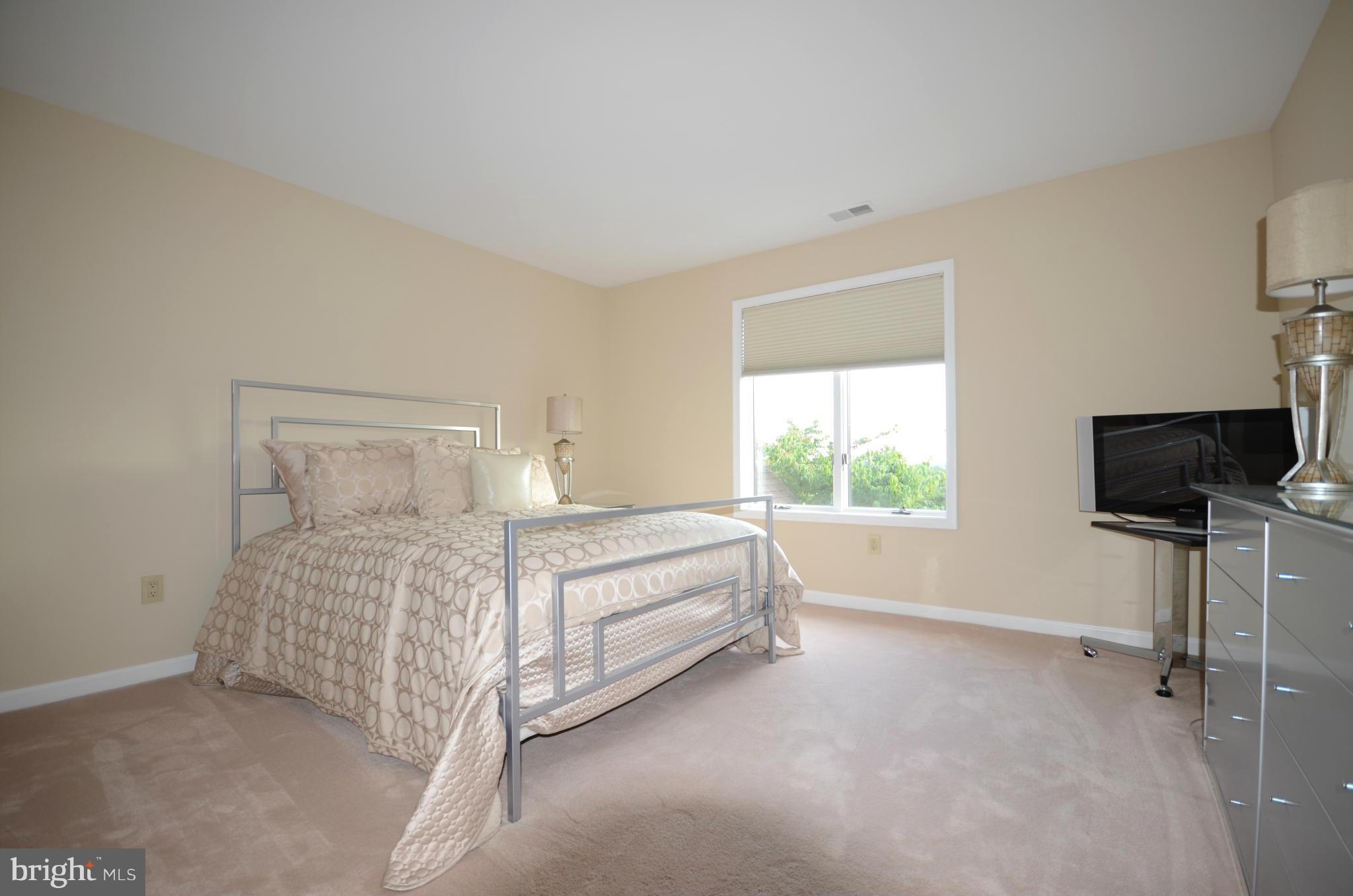 FOXCHASE - Residential